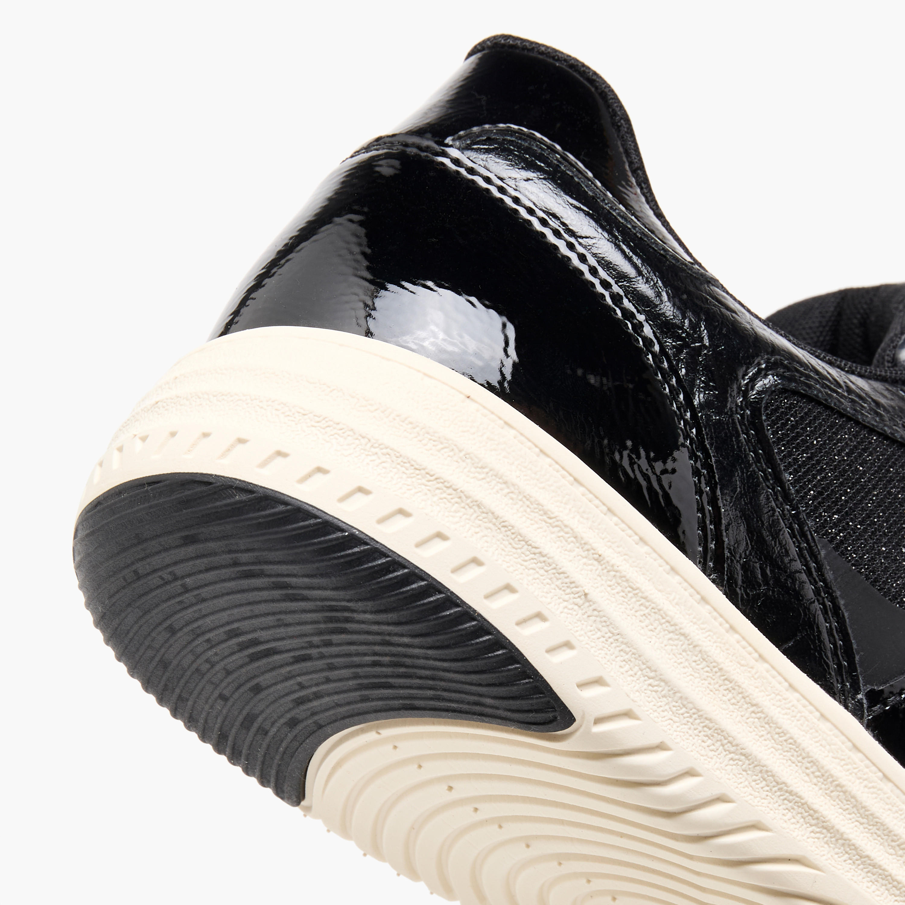 حذاء سنيكرز برباط إغلاق للنساء من لو كونفورت-women-shoes-sneakers-image-5