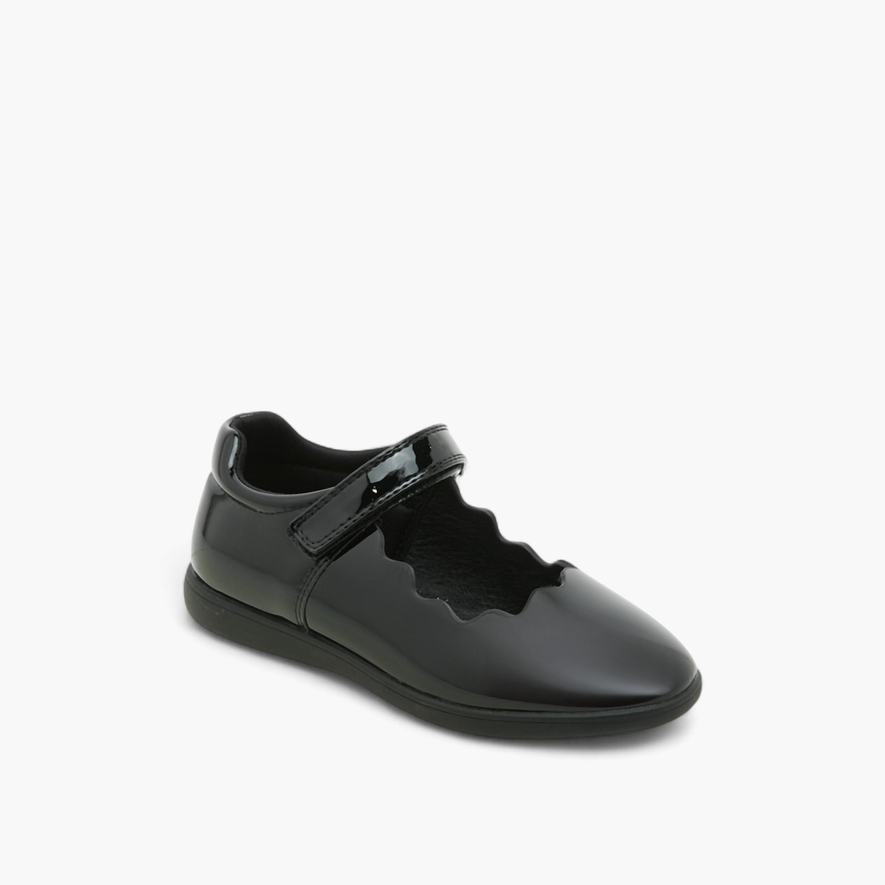حذاء للمدرسة بتفاصيل مموّجة وشريط إغلاق لاصق من جونيورز-girls-shoes-schoolshoes-image-2