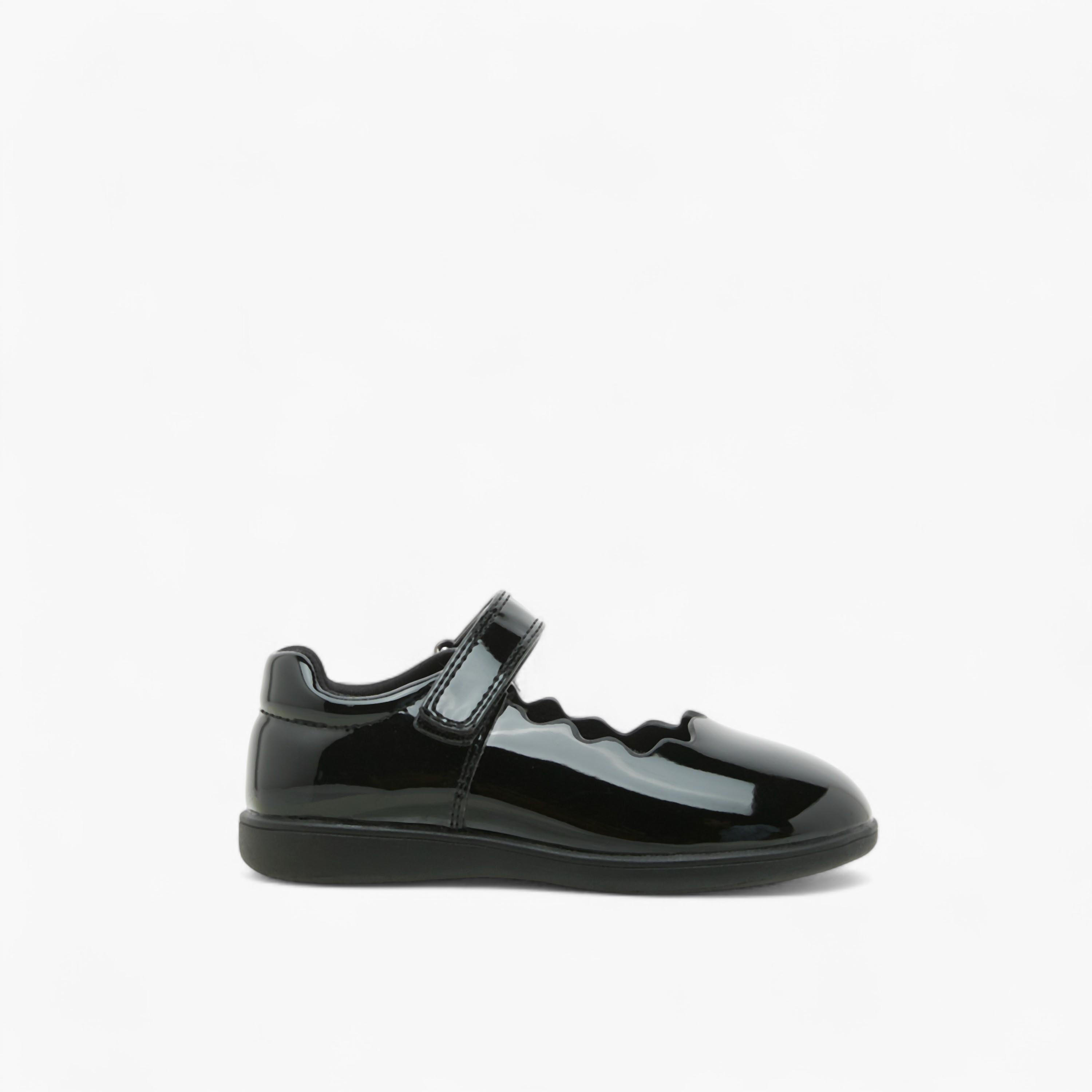 حذاء للمدرسة بتفاصيل مموّجة وشريط إغلاق لاصق من جونيورز-girls-shoes-schoolshoes-image-3