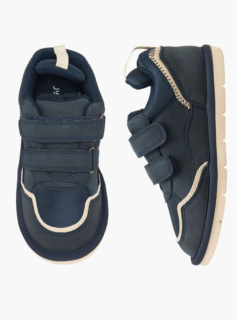 حذاء بشريط إغلاق للأولاد من جونيورز-boys-shoes-sneakers-image-1