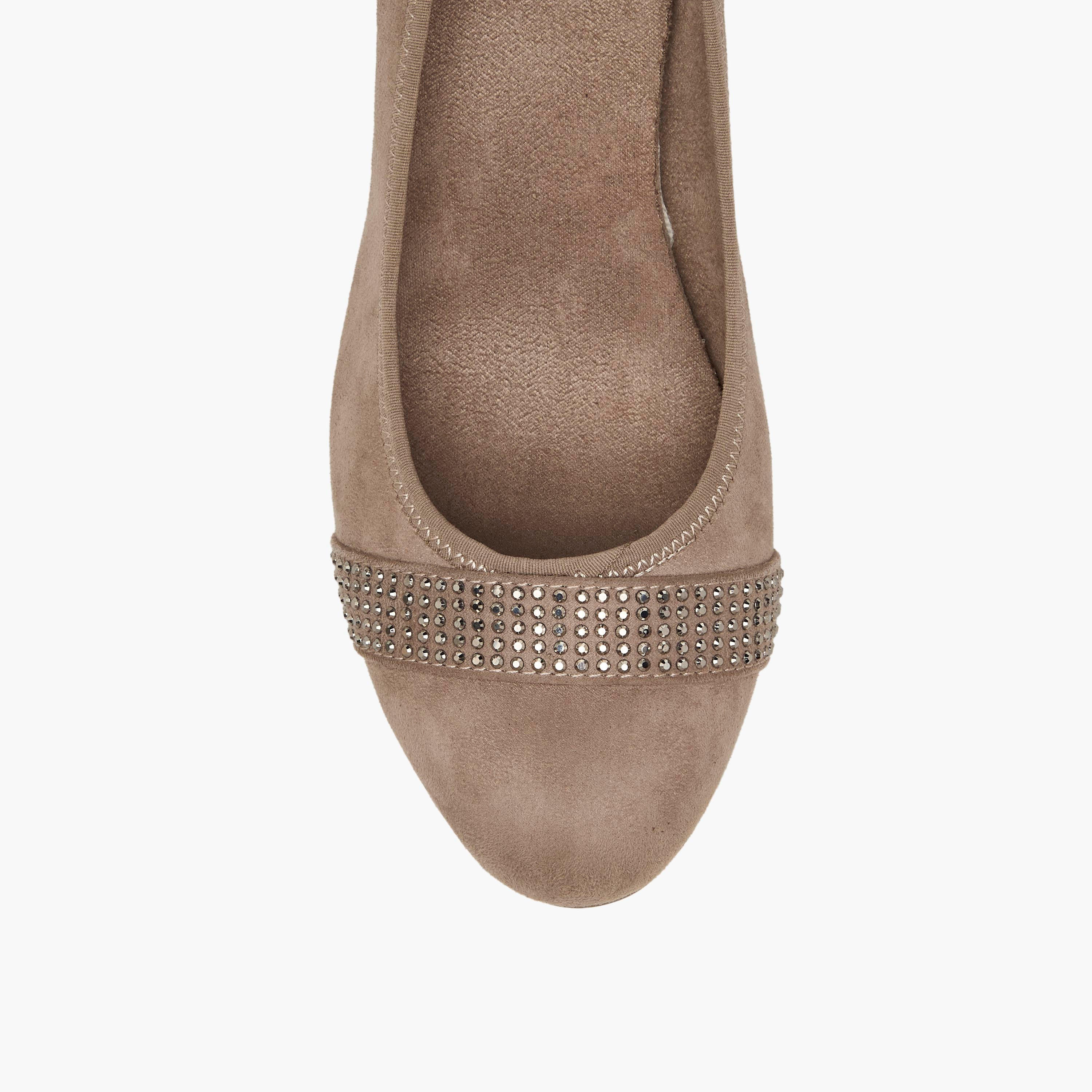Le Confort Women Block Heel Pumps-women-shoes-sandals-heeled-image-4