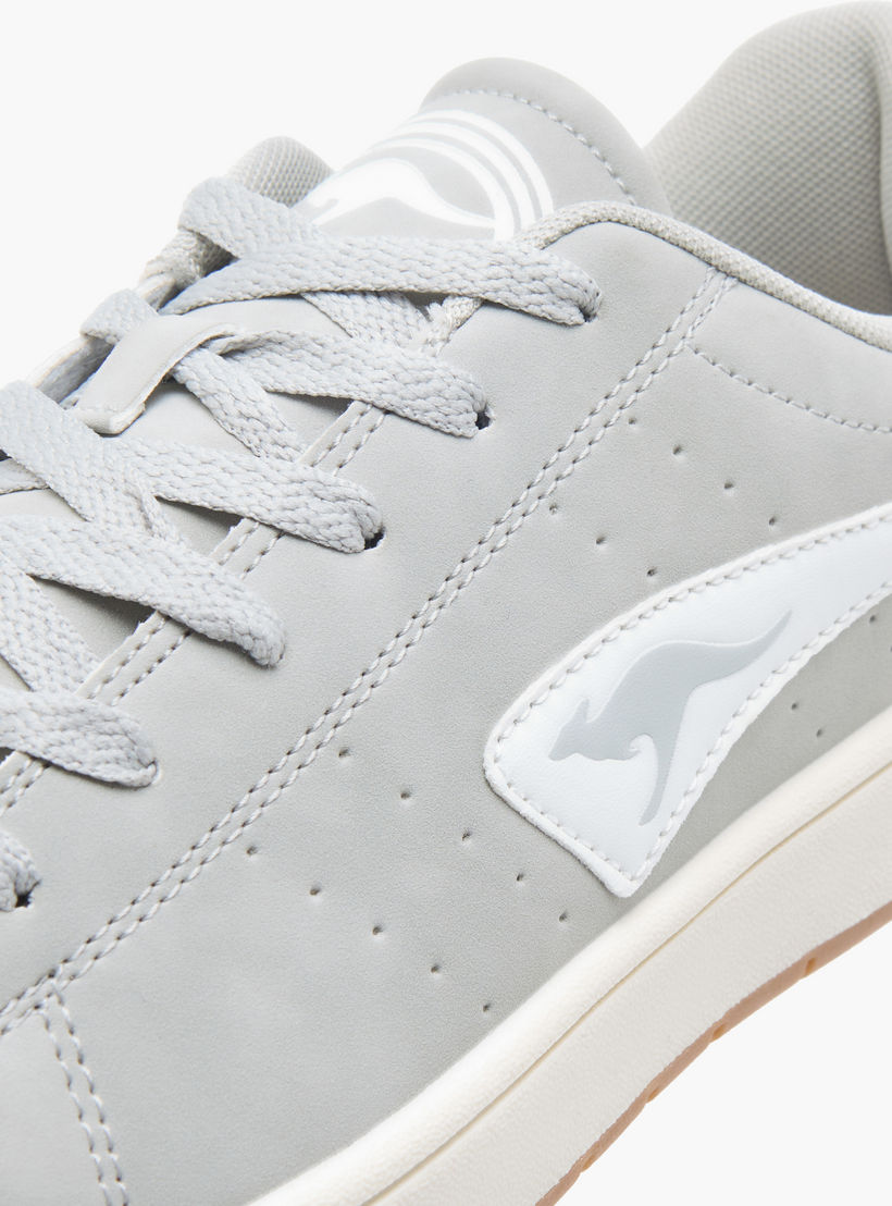 حذاء سنيكرز برباط وتفاصيل شعار للنساء من كانجاروس-women-shoes-sneakers-image-4