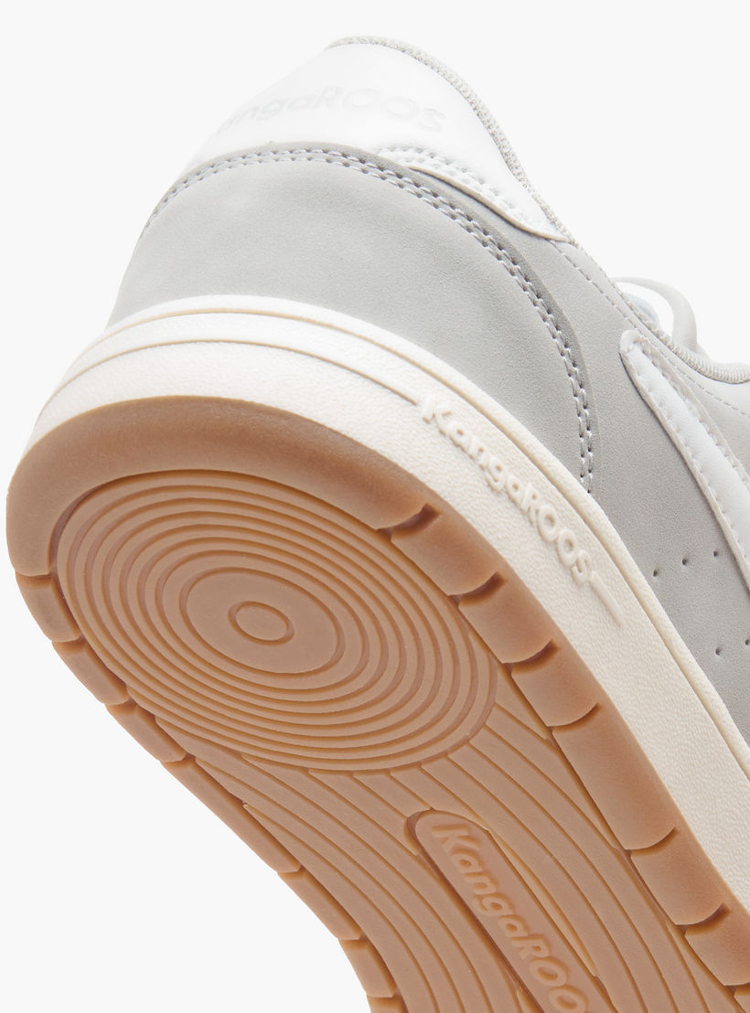 حذاء سنيكرز برباط وتفاصيل شعار للنساء من كانجاروس-women-shoes-sneakers-image-5