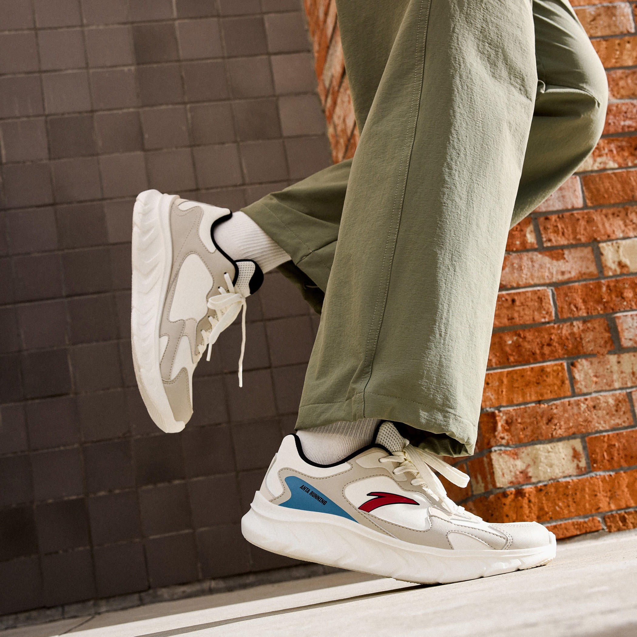 حذاء سنيكرز طول الكاحل برباط إغلاق للرجال من أنتا - ستار كلاود-sports-men-shoes-image-2
