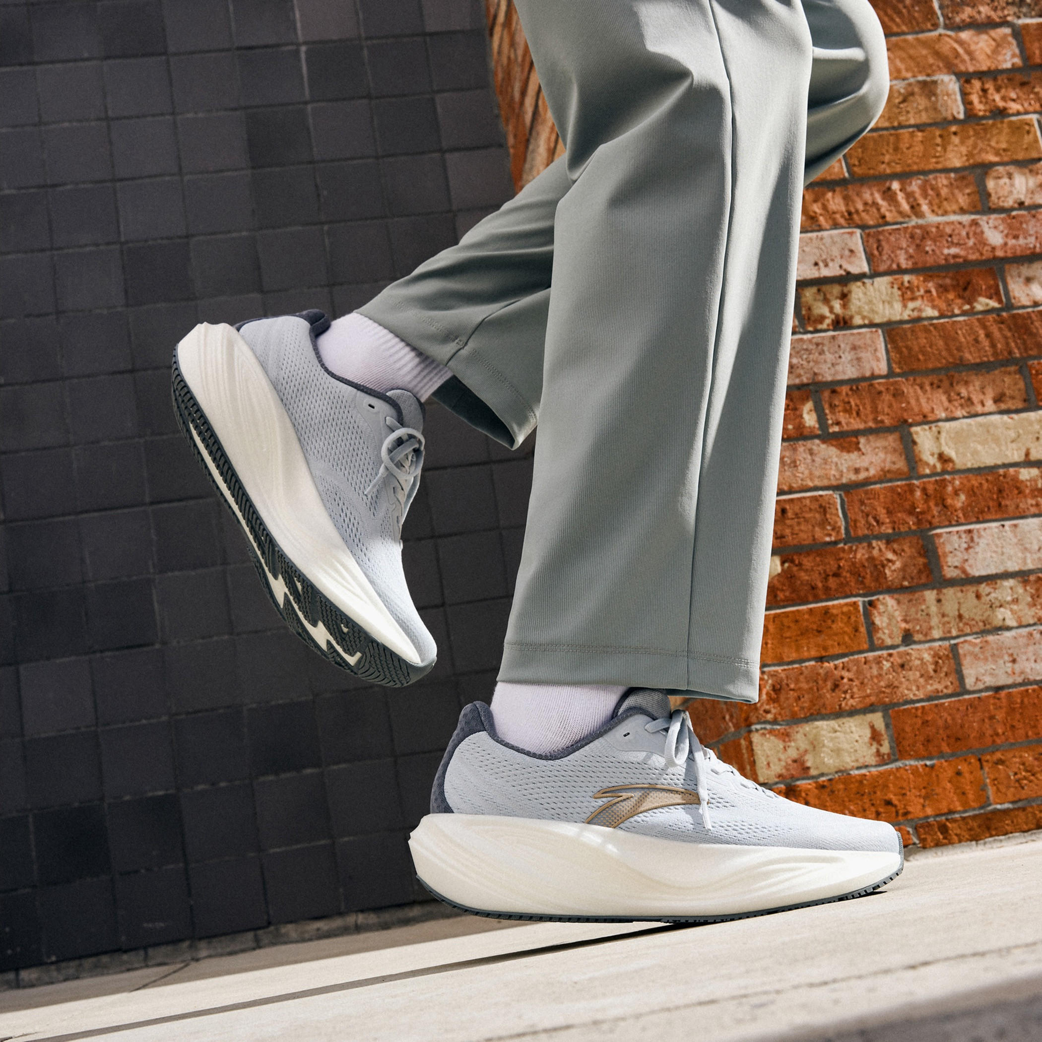 حذاء سنيكرز طول الكاحل برباط إغلاق للرجال من أنتا - سي سي3-sports-men-shoes-image-5