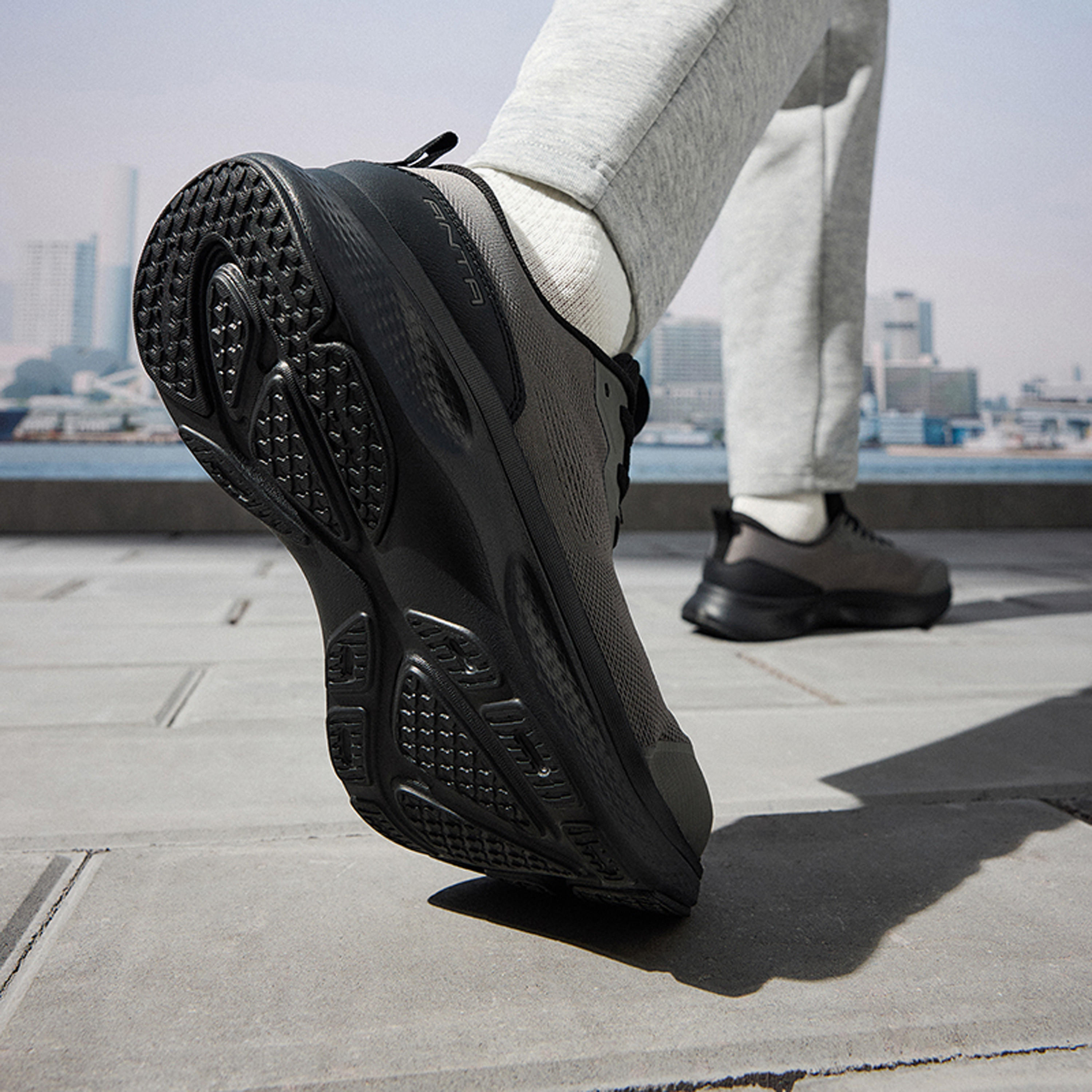 حذاء سنيكرز طول الكاحل برباط إغلاق للرجال من أنتا - إي بافر لايت-sports-men-shoes-image-11