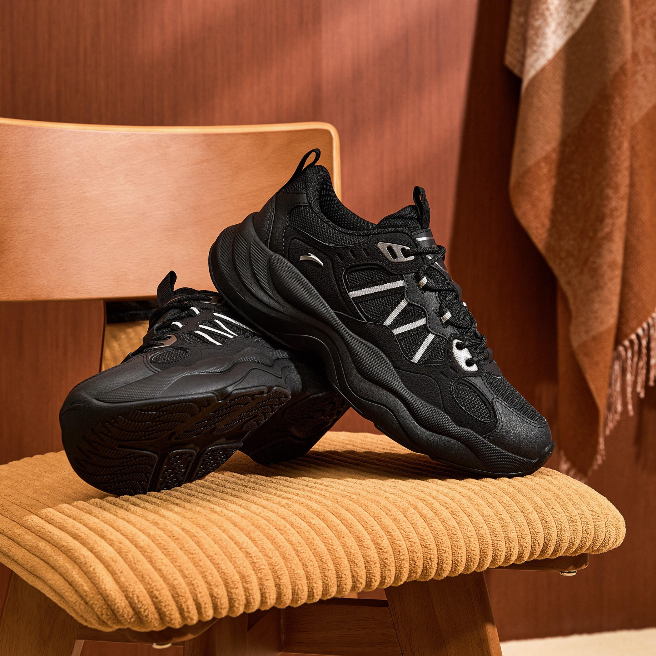 حذاء سنيكرز طول الكاحل برباط إغلاق للرجال من أنتا - بي جي تشانكي-sports-men-shoes-image-5
