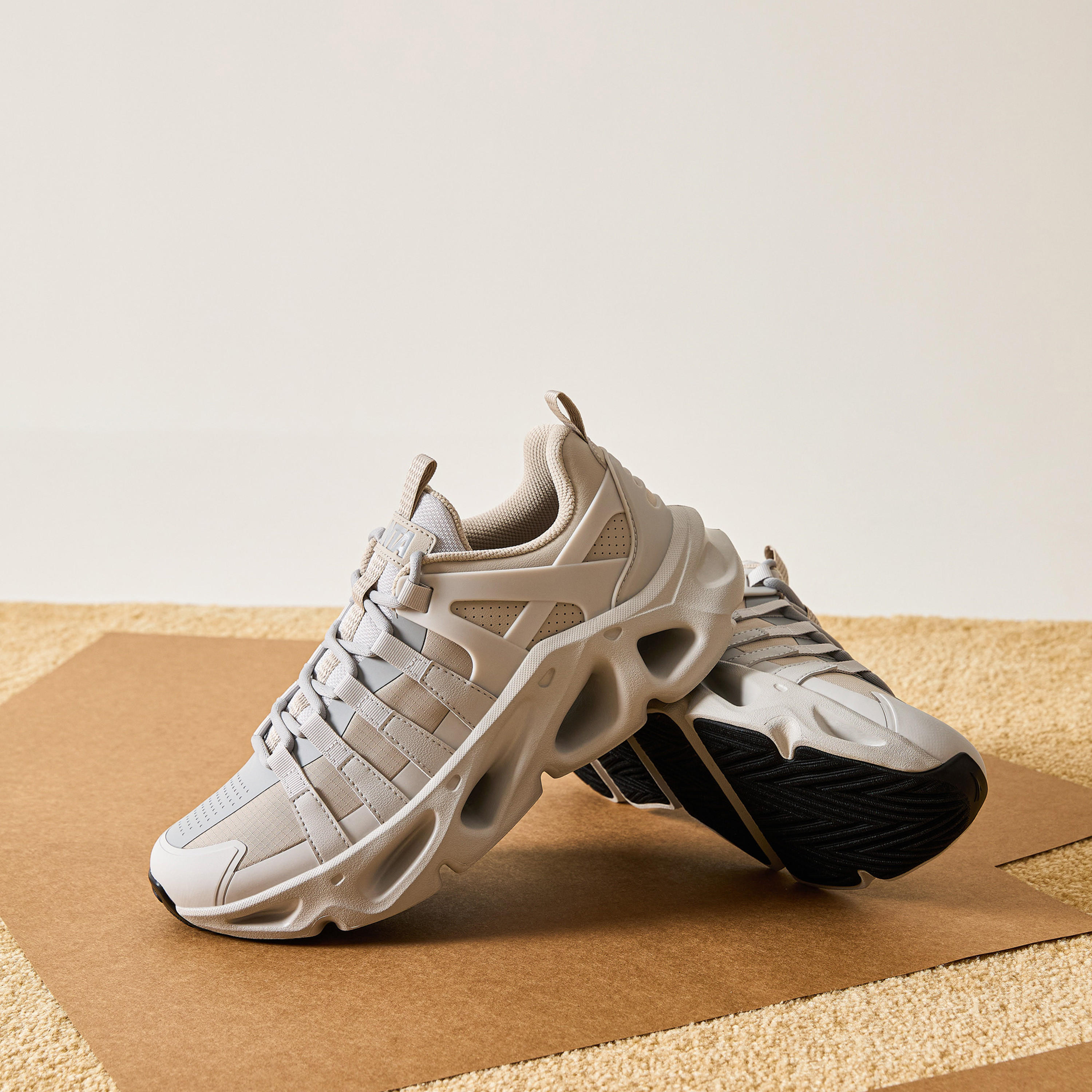 حذاء سنيكرز طول الكاحل برباط إغلاق للرجال من أنتا - ستريت رونر-sports-men-shoes-image-4