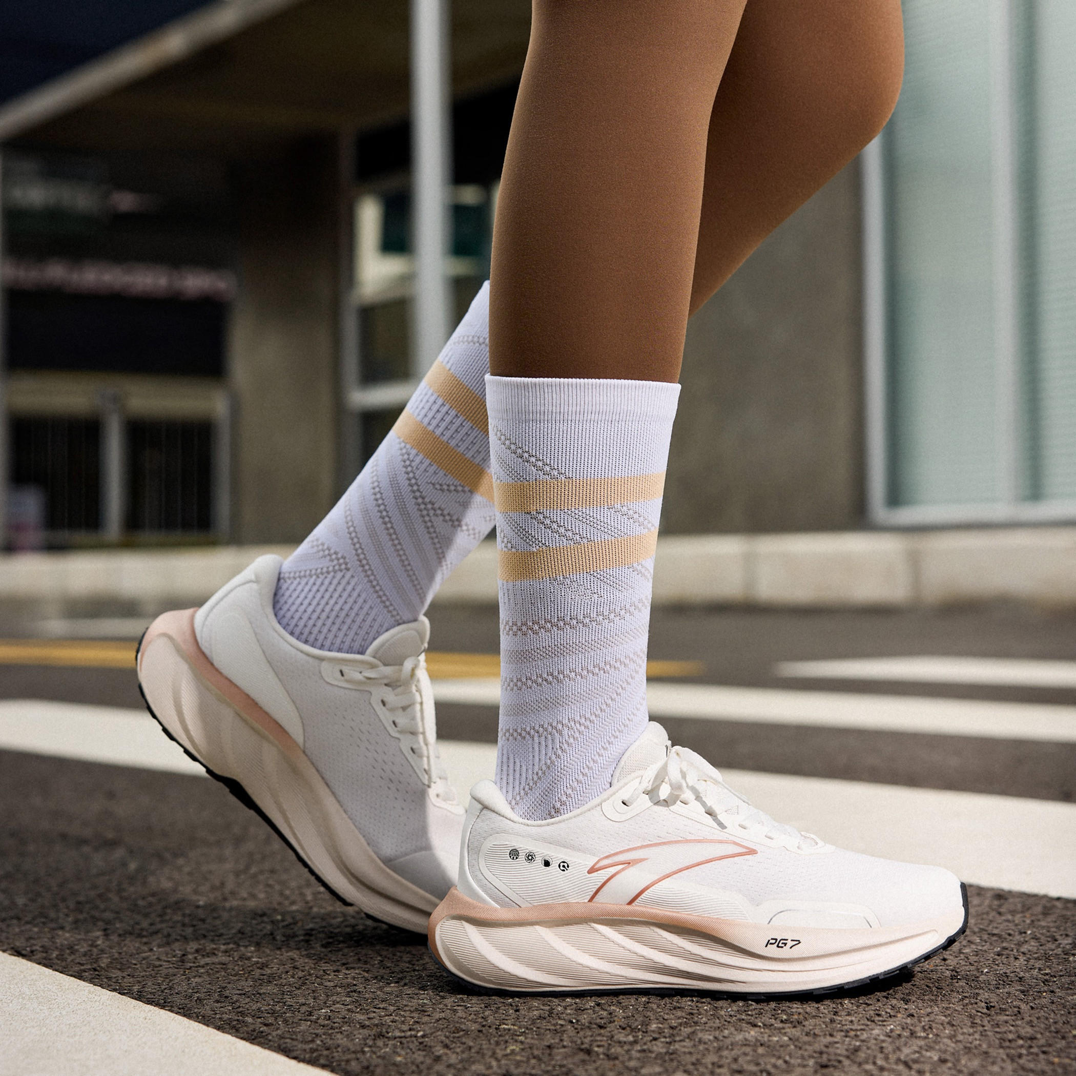 حذاء مشي برباط إغلاق للنساء من أنتا - جورني ووكر - بي جي7 - 2.5-sports-women-shoes-image-2