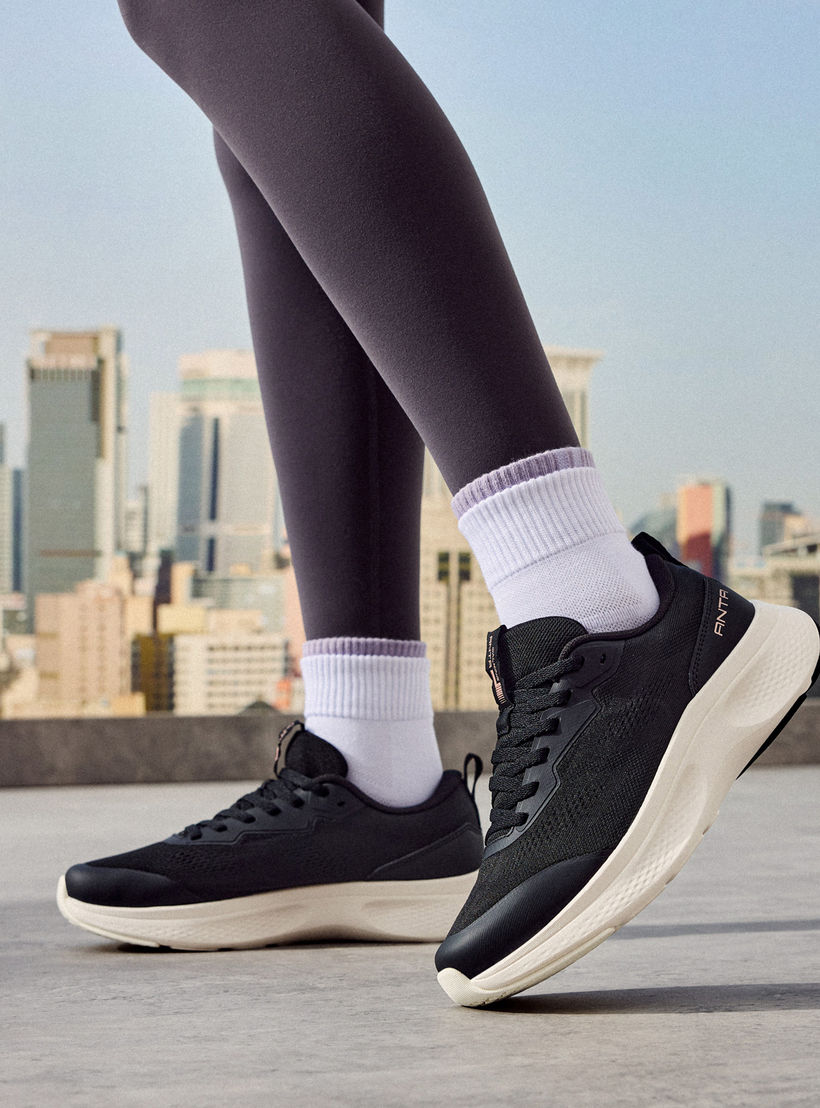 حذاء سنيكرز طول الكاحل برباط إغلاق للنساء من أنتا - إي بافر لايت-sports-women-shoes-image-3