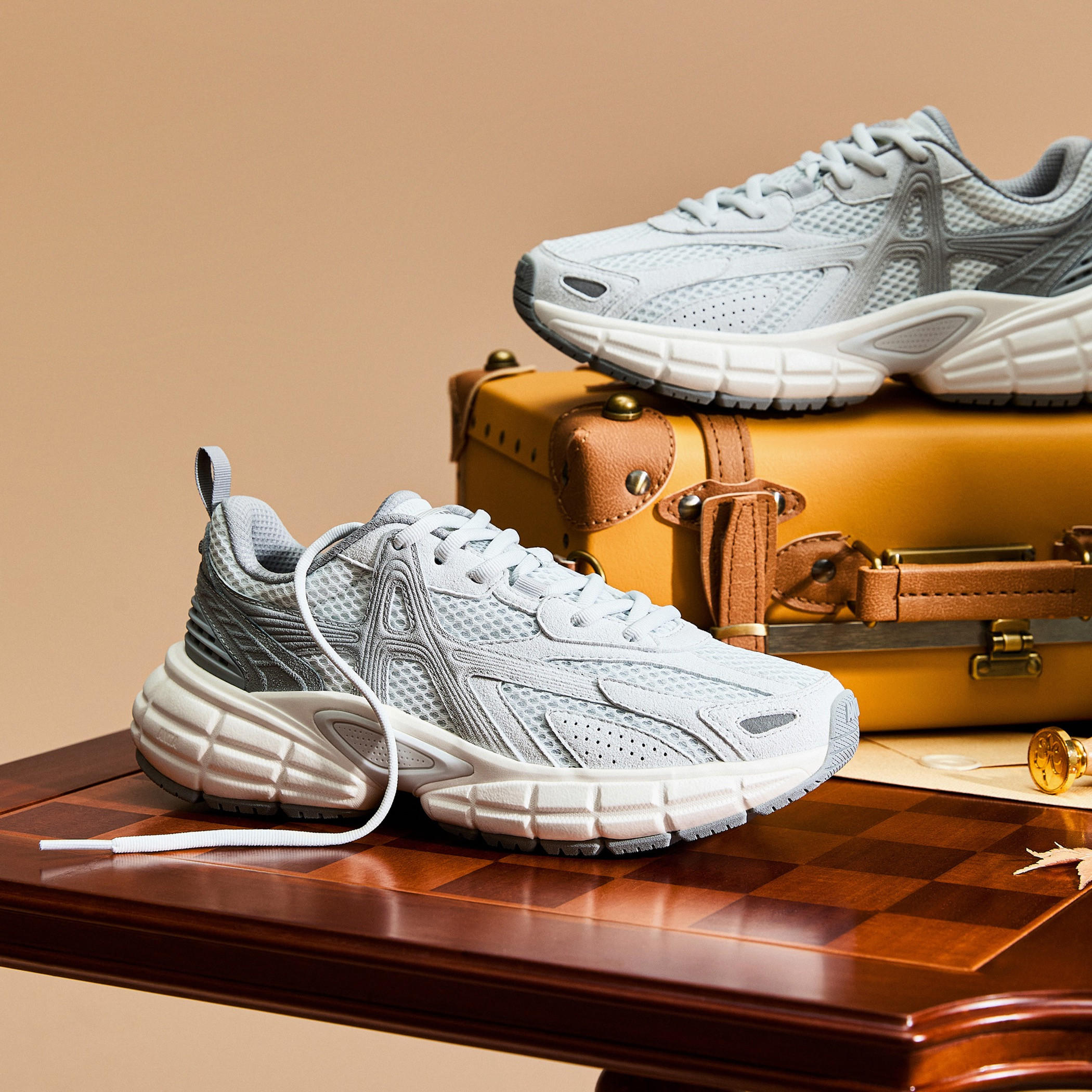 حذاء سنيكرز برباط إغلاق للنساء من أنتا - ألفاداون-sports-women-shoes-image-2