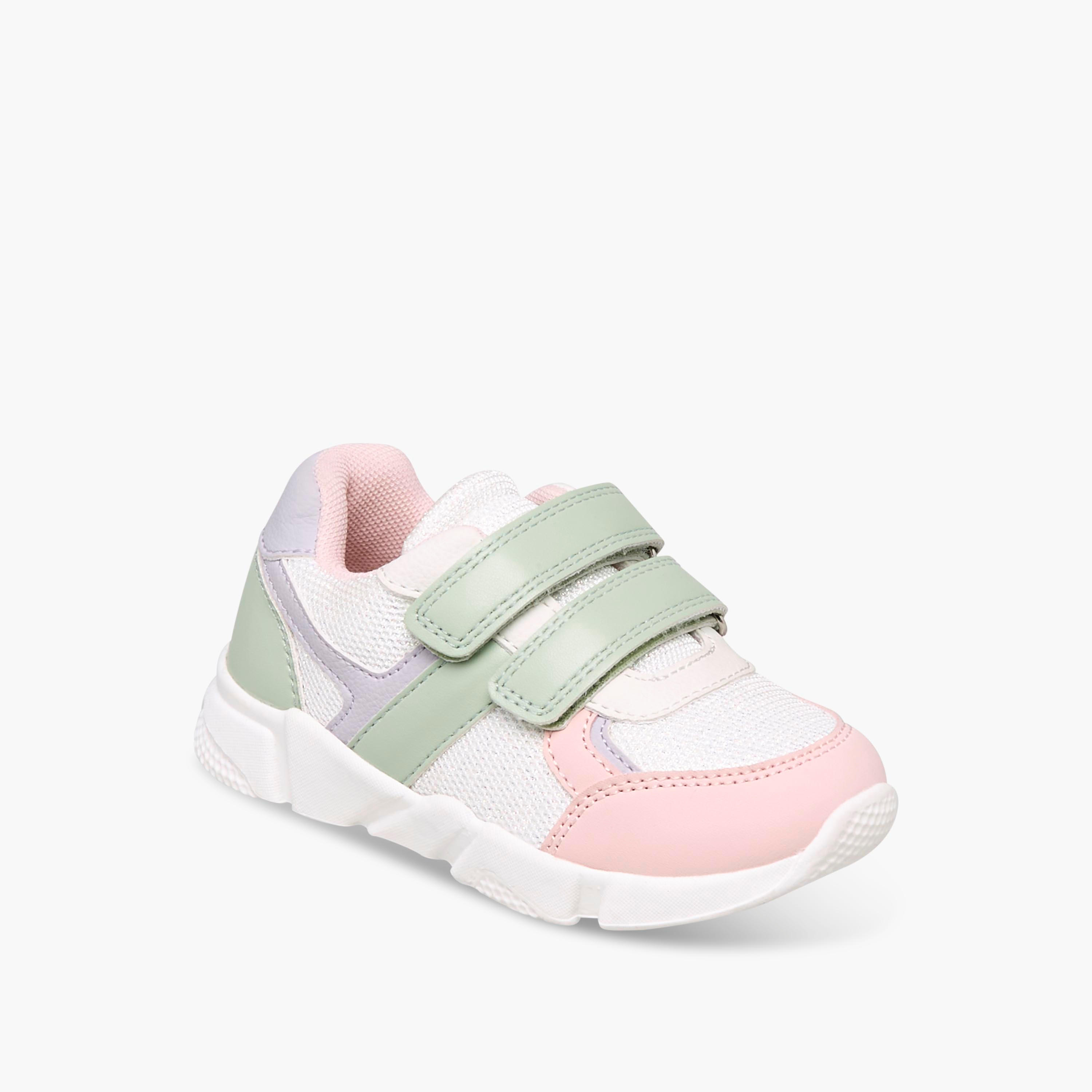 حذاء سنيكرز بطول الكاحل وشريط لاصق من بيرفيت-girls-shoes-sneakers-image-2