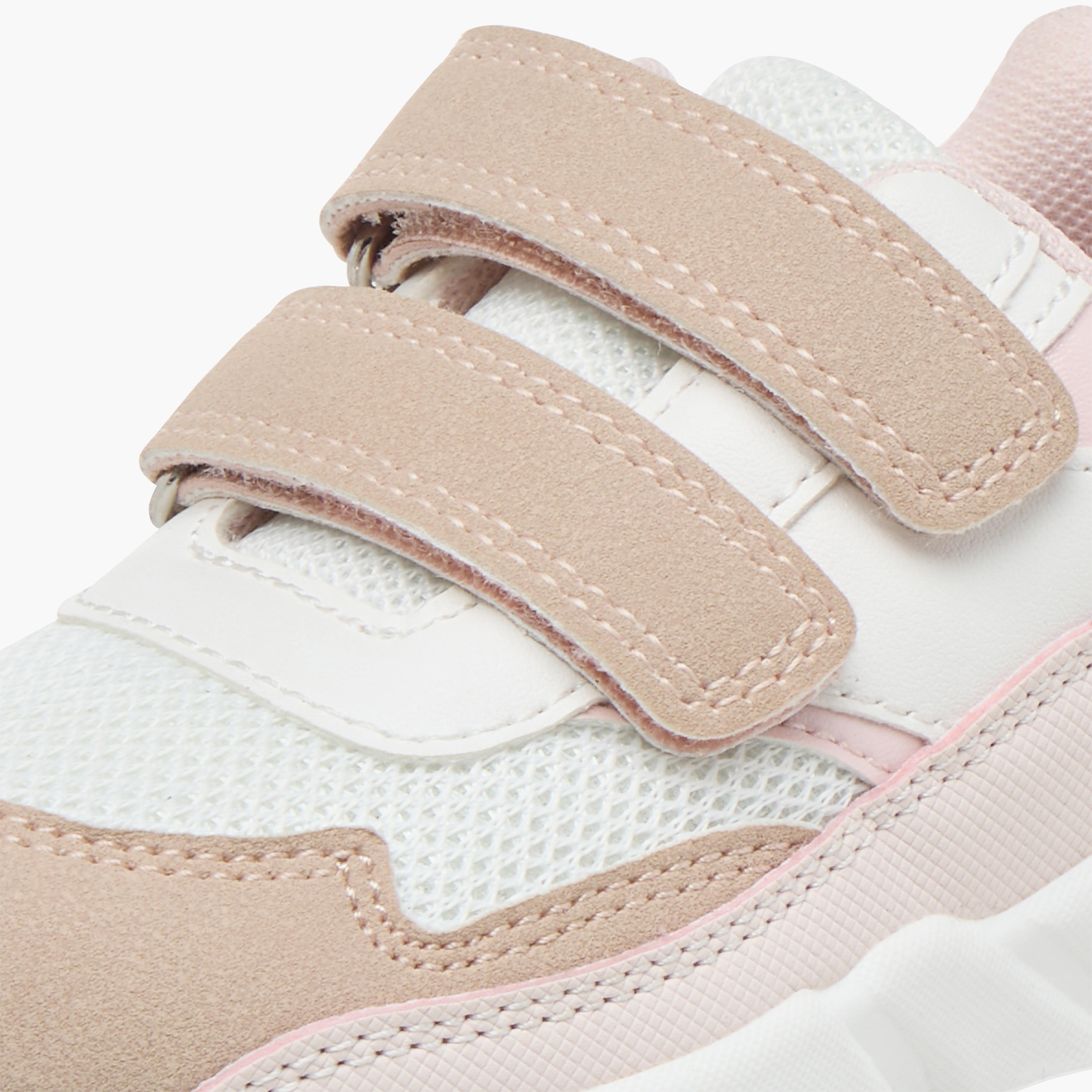 حذاء سنيكرز متعدد التصاميم بشريط إغلاق لاصق من بيرفيت-girls-shoes-sneakers-image-4