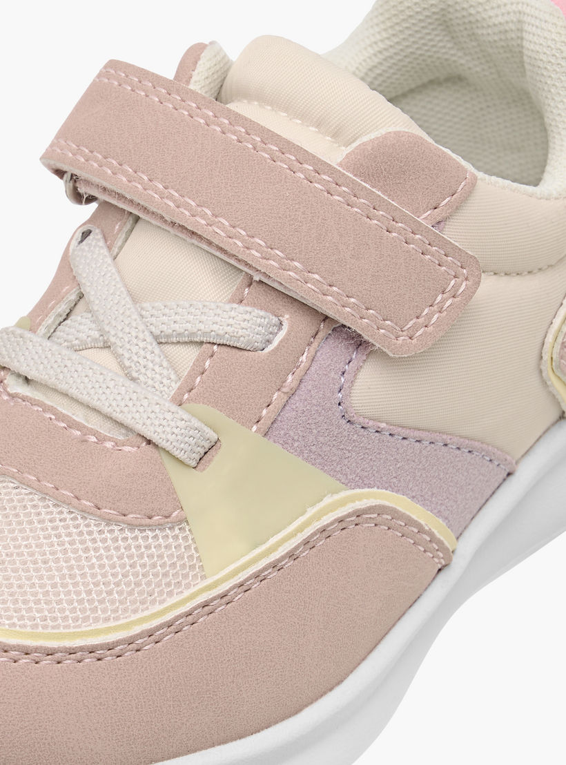حذاء سنيكرز بقوالب ملونة وشريط إغلاق لاصق من بيرفيت-girls-shoes-sneakers-image-4