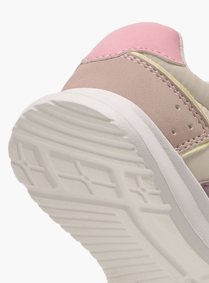 حذاء سنيكرز بقوالب ملونة وشريط إغلاق لاصق من بيرفيت-girls-shoes-sneakers-image-5