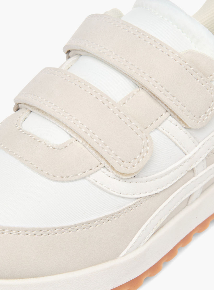 حذاء سنيكرز بشريط إغلاق وألواح من جونيورز-boys-shoes-sneakers-image-4