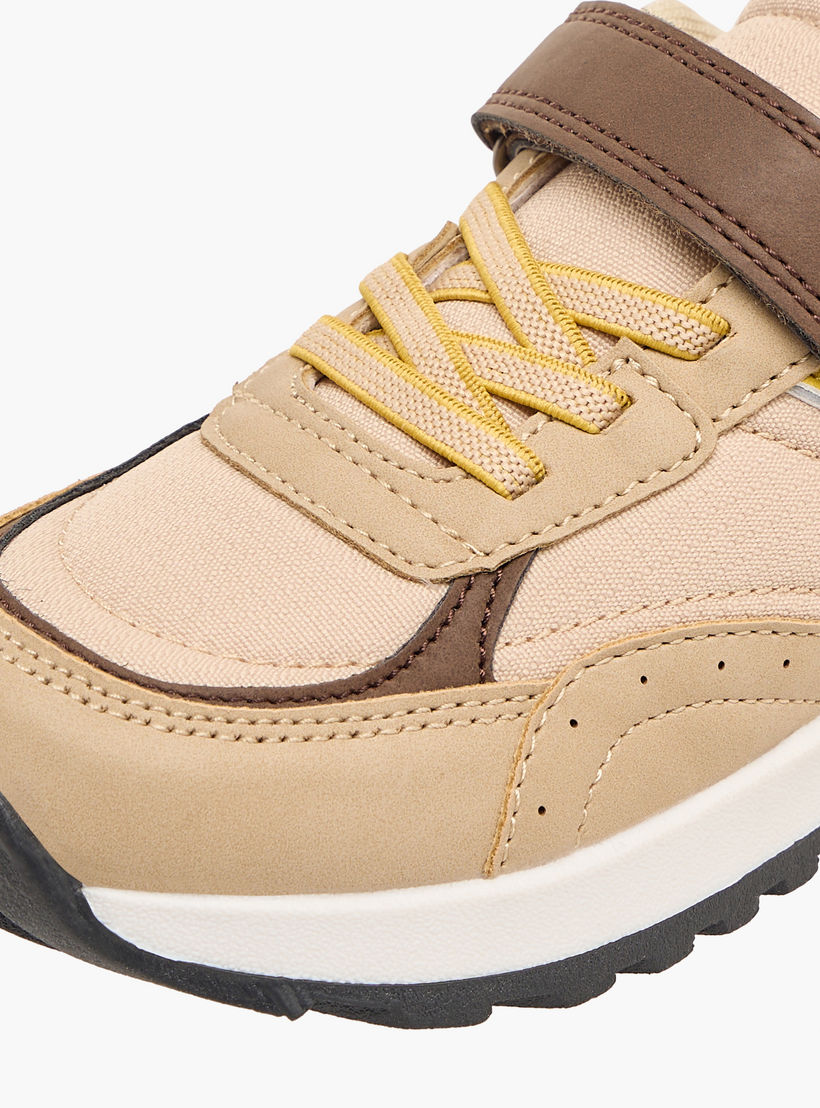 حذاء سنيكرز بشريط لاصق للأولاد من جونيورز-boys-shoes-sneakers-image-7