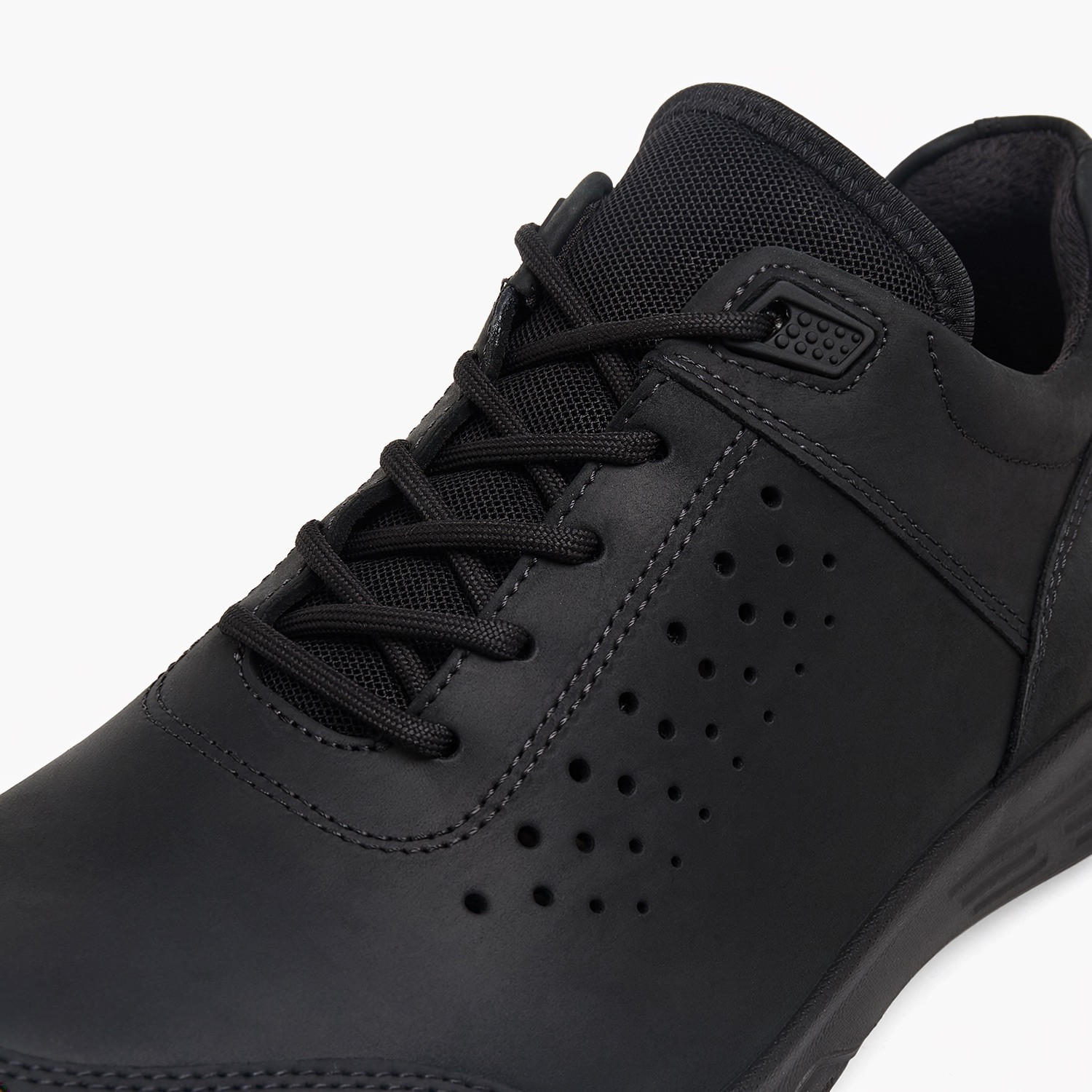 حذاء سنيكرز جلد بطول الكاحل ورباط إغلاق للرجال من إيكو-men-shoes-sneakers-image-4