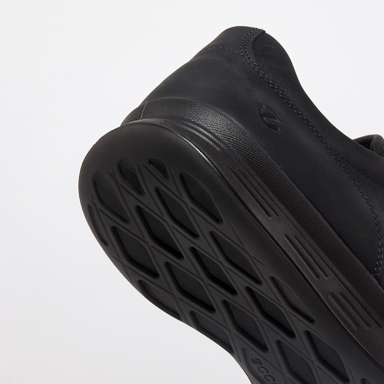 حذاء سنيكرز جلد بطول الكاحل ورباط إغلاق للرجال من إيكو-men-shoes-sneakers-image-5