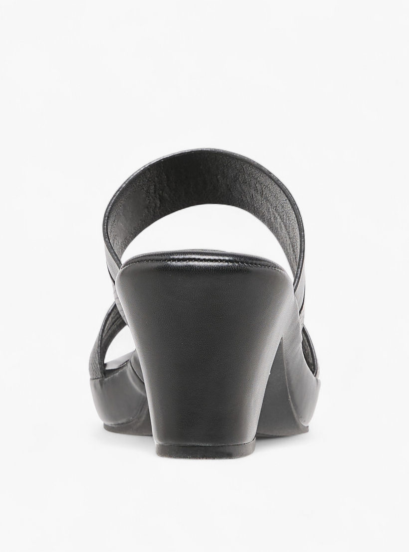 صندل سهل الارتداء بكعب عريض بارز الملمس من فلورا بيلا-women-shoes-sandals-heeled-image-5