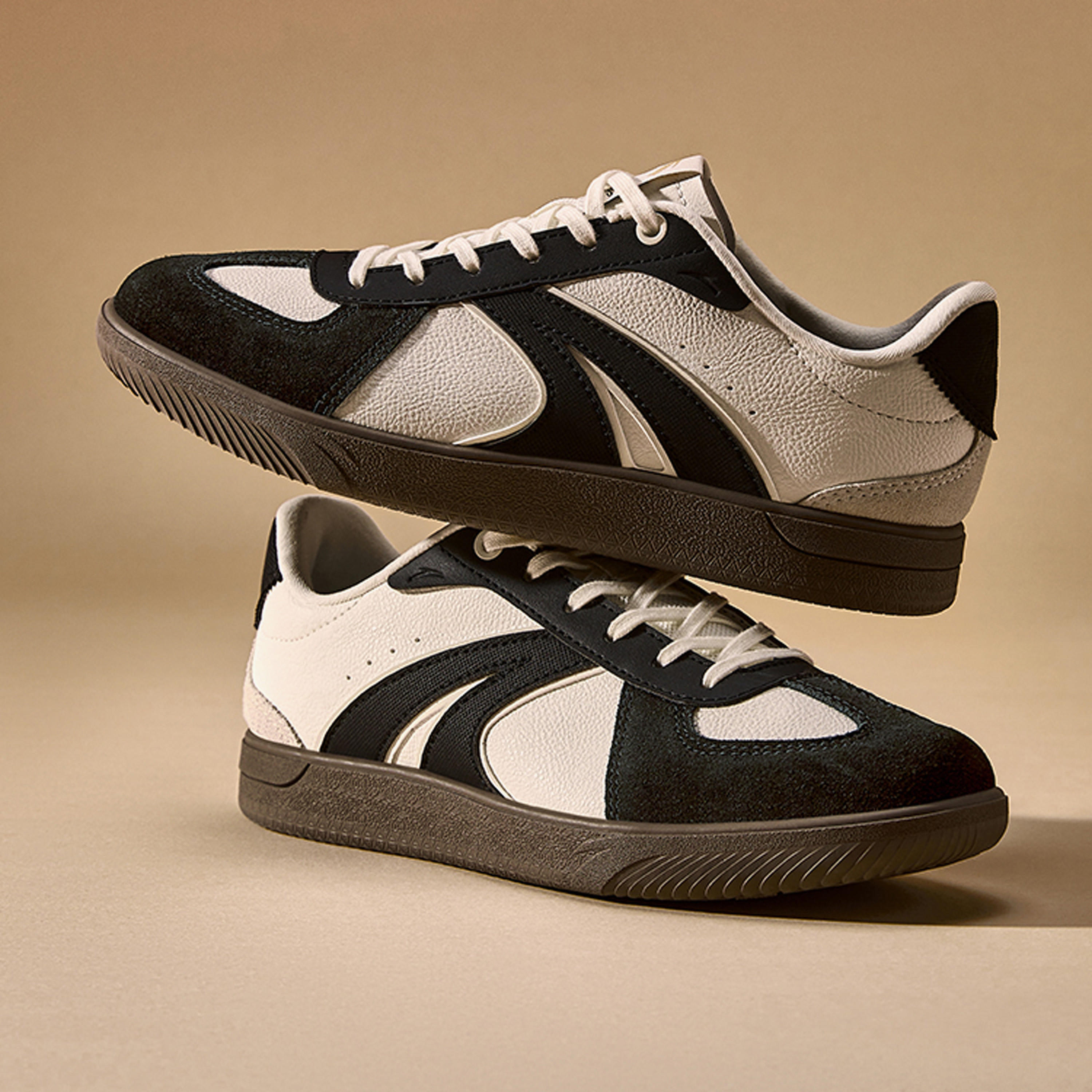 حذاء سنيكرز طول الكاحل برباط إغلاق للنساء من أنتا - تي تي بيرلين-sports-women-shoes-image-10