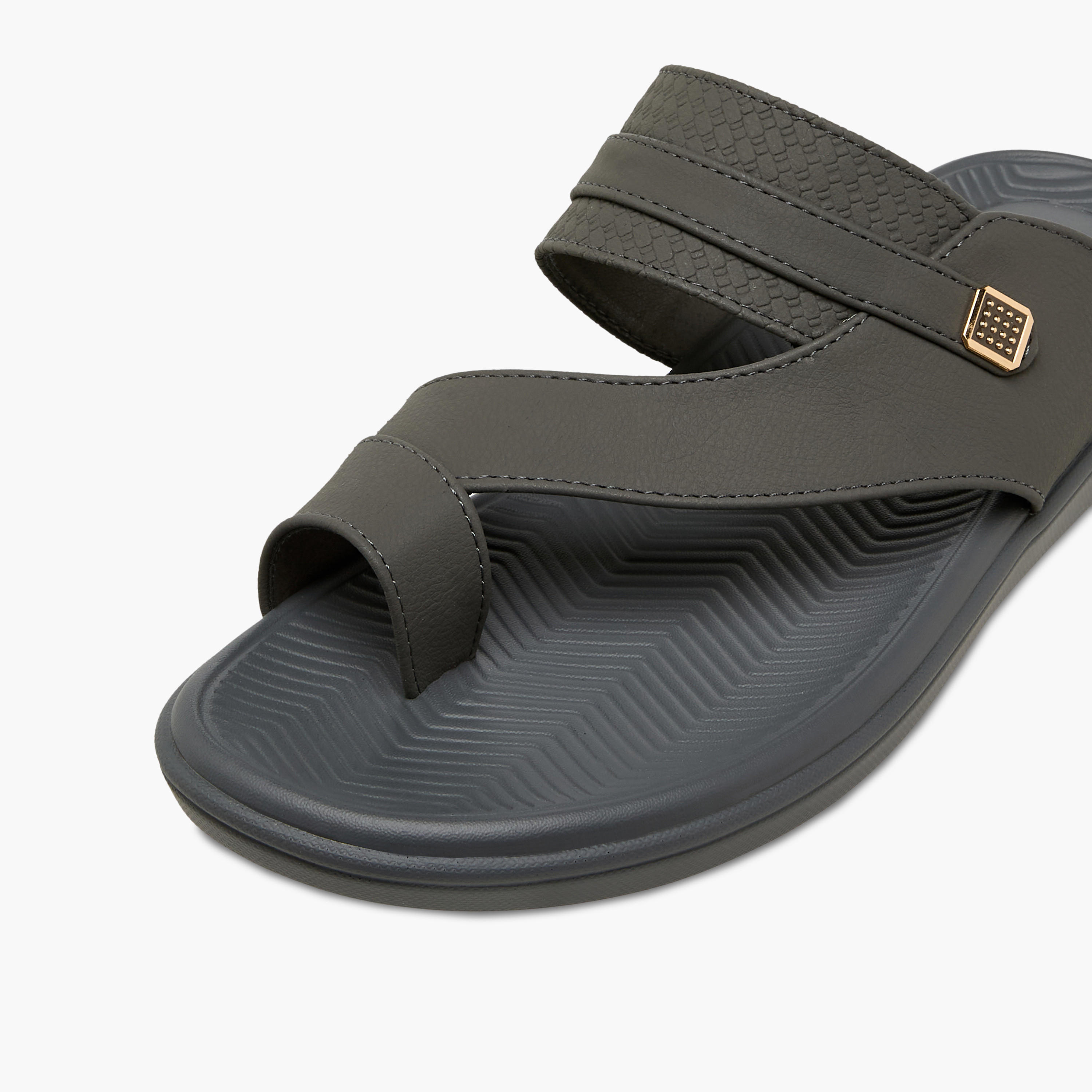 صندل عربي بارز الملمس للرجال من أل بي أل من شو إكسبريس-men-shoes-sandals-image-4