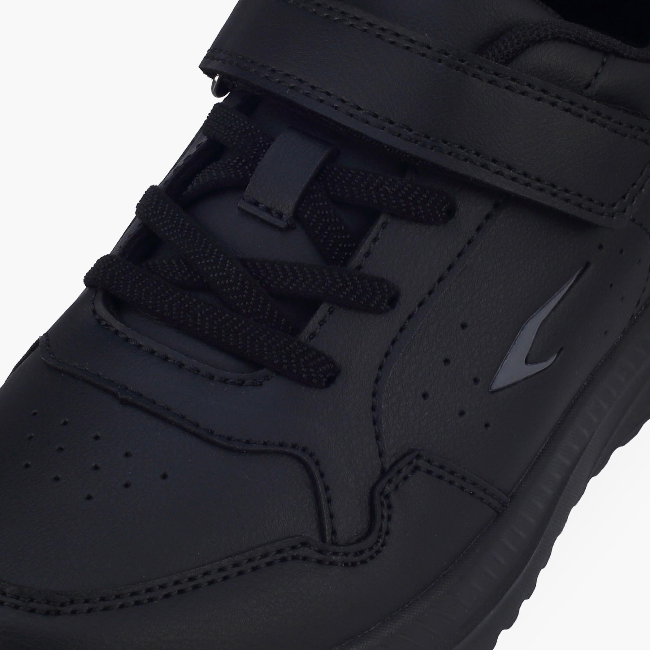 حذاء رياضي بشريط إغلاق لاصق للأولاد من داش-boys-shoes-sneakers-image-4