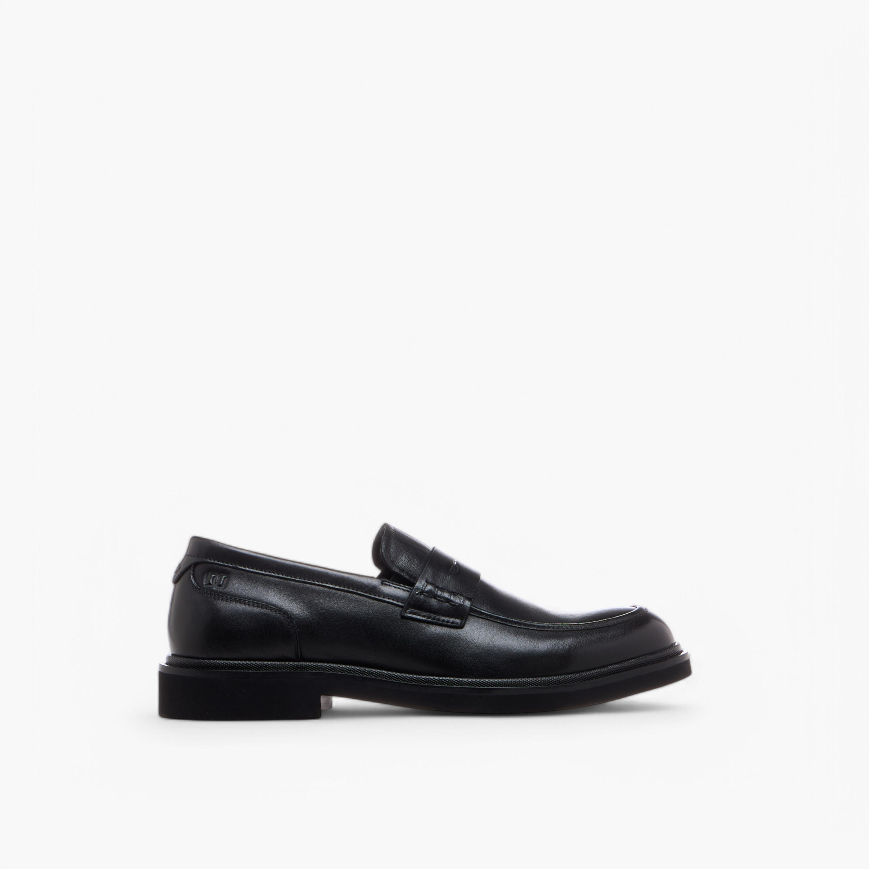 حذاء خفيف جلد سهل الارتداء بتفاصيل مفرّغة للرجال من دوتشيني-men-shoes-formalshoes-image-3