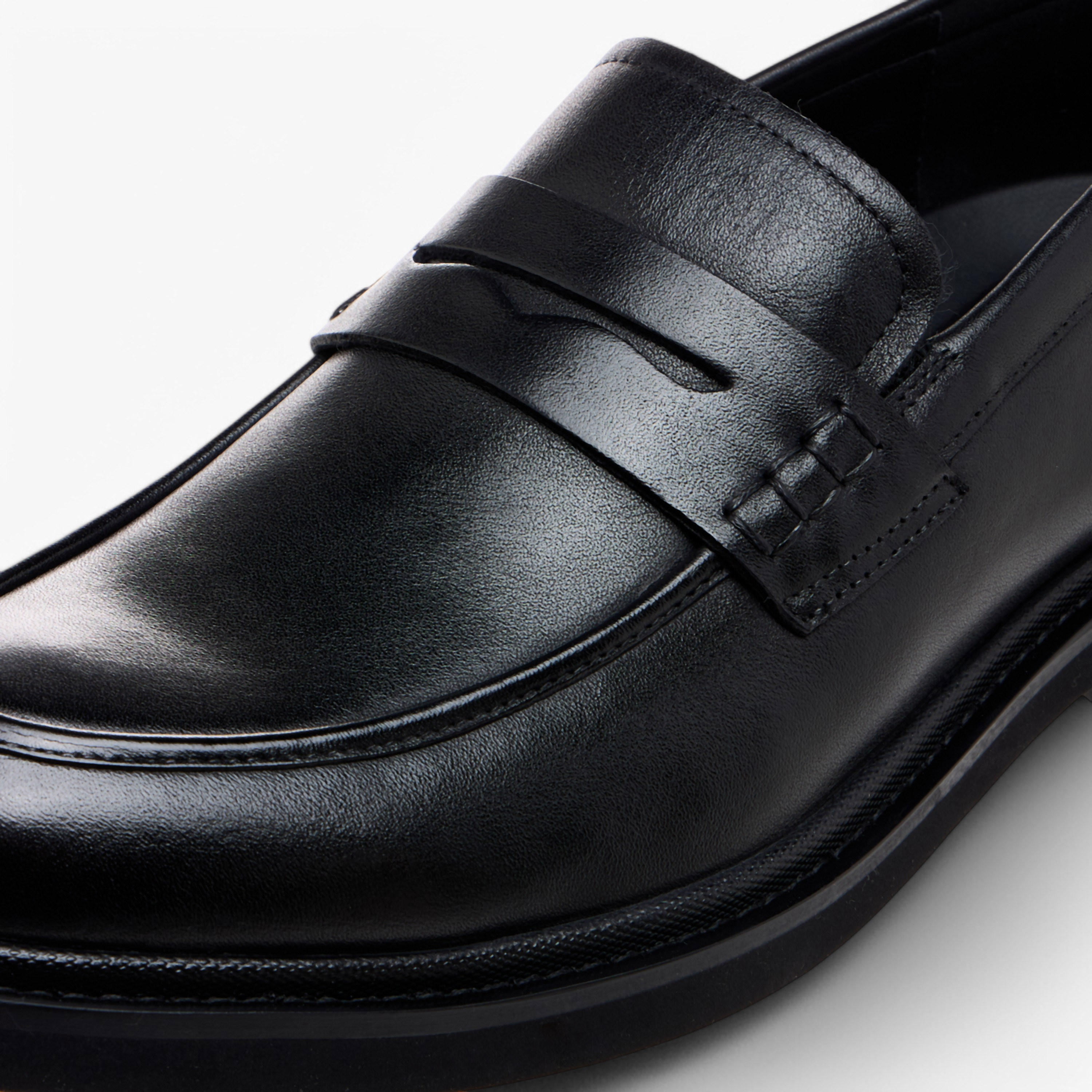 حذاء خفيف جلد سهل الارتداء بتفاصيل مفرّغة للرجال من دوتشيني-men-shoes-formalshoes-image-4