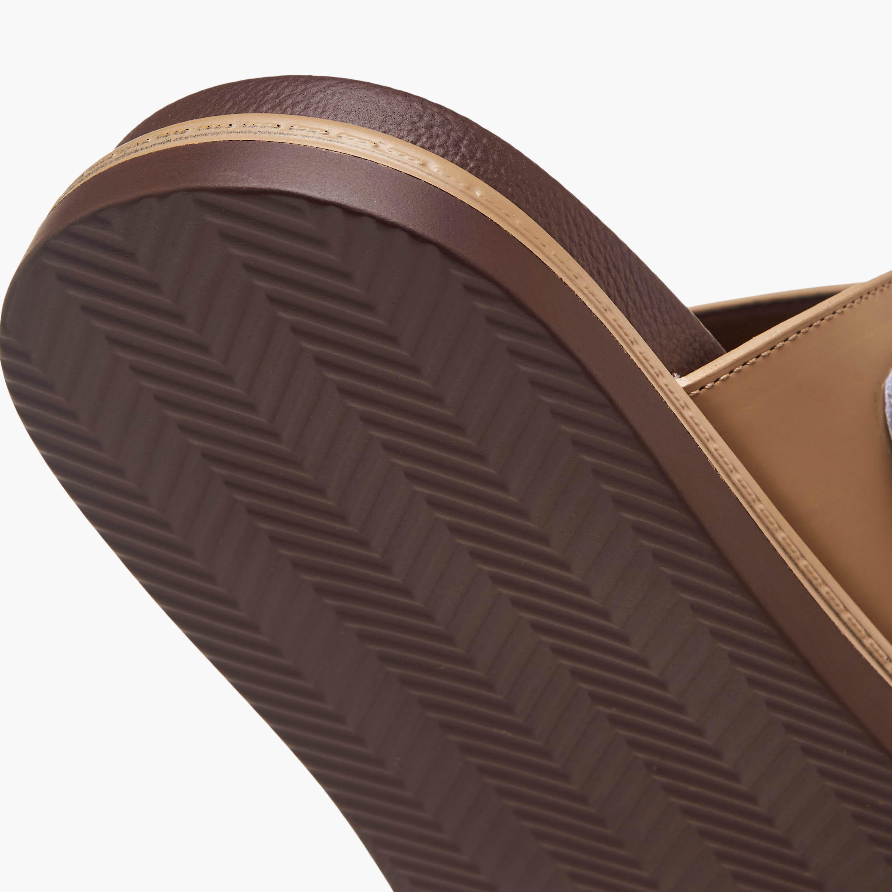 صندل بأحزمة متقاطعة للرجال إل بي إل من شو إكسبريس-men-shoes-sandals-image-6