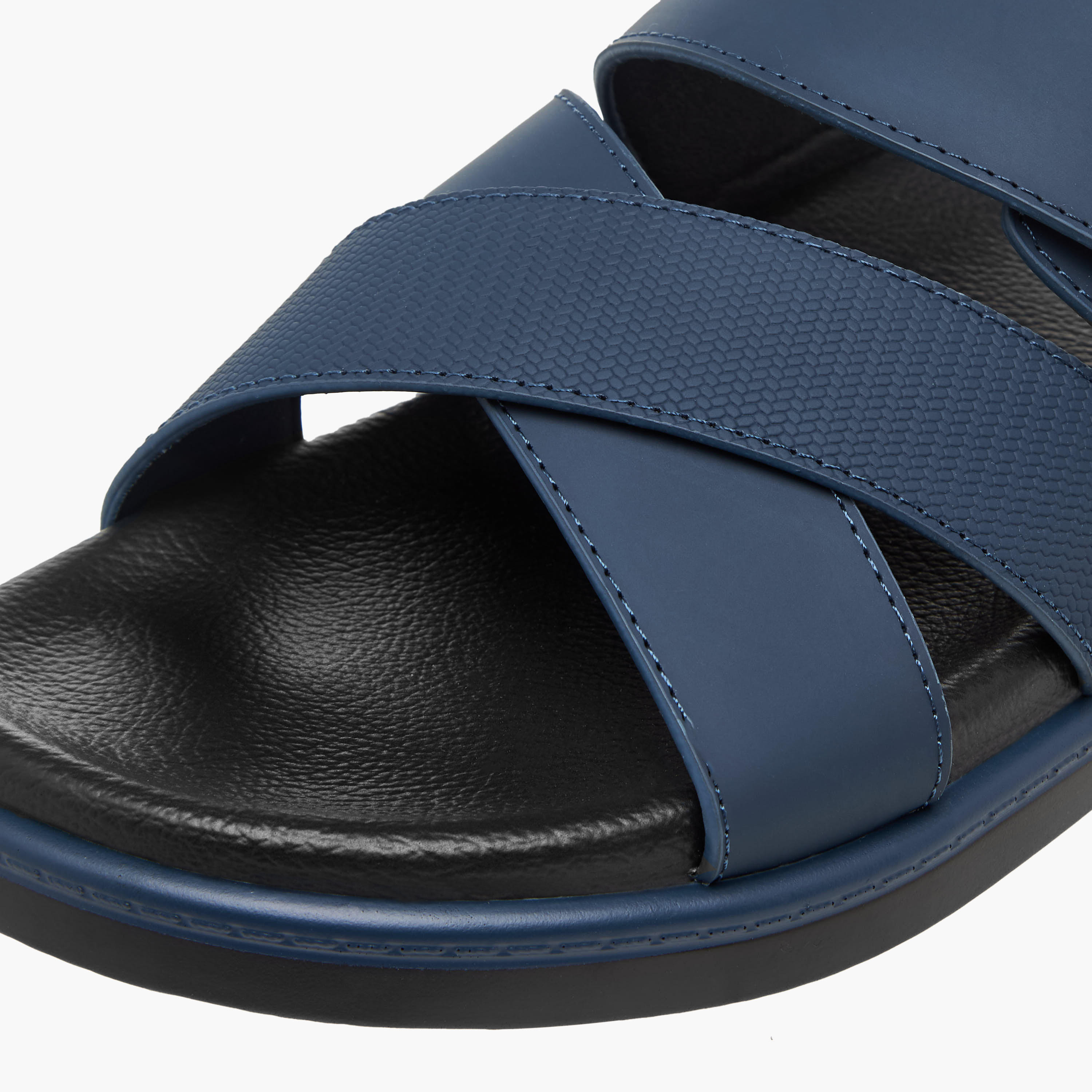 صندل بأحزمة متقاطعة للرجال إل بي إل من شو إكسبريس-men-shoes-sandals-image-4