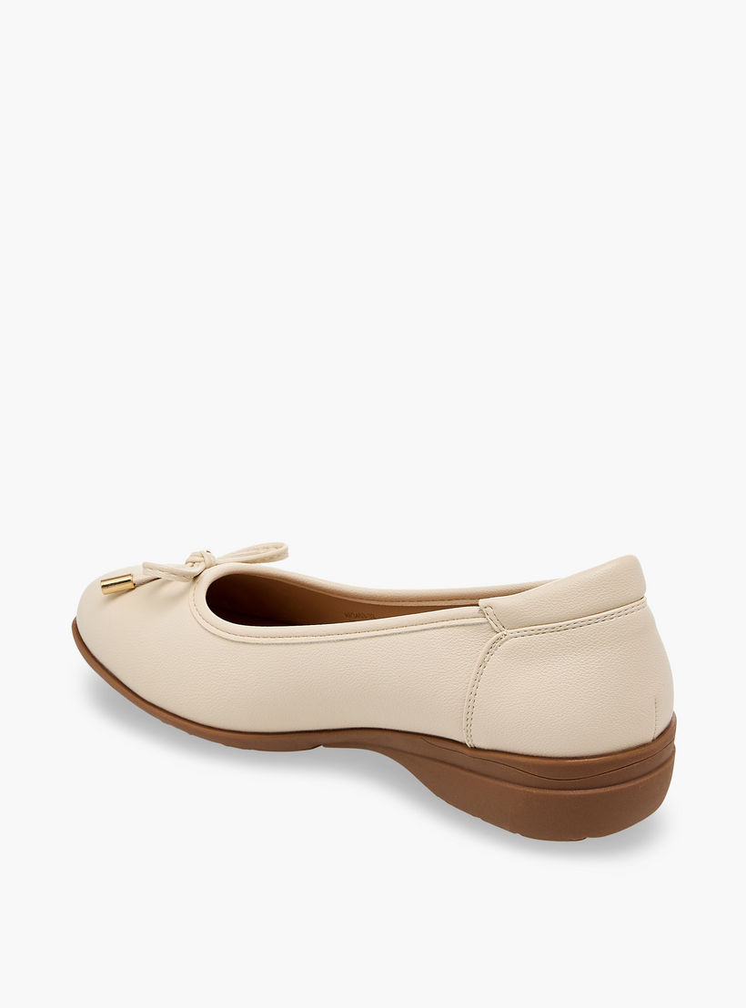 حذاء باليرينا بكعب ويدج للنساء من فلورا بيلا-women-shoes-heels-image-5