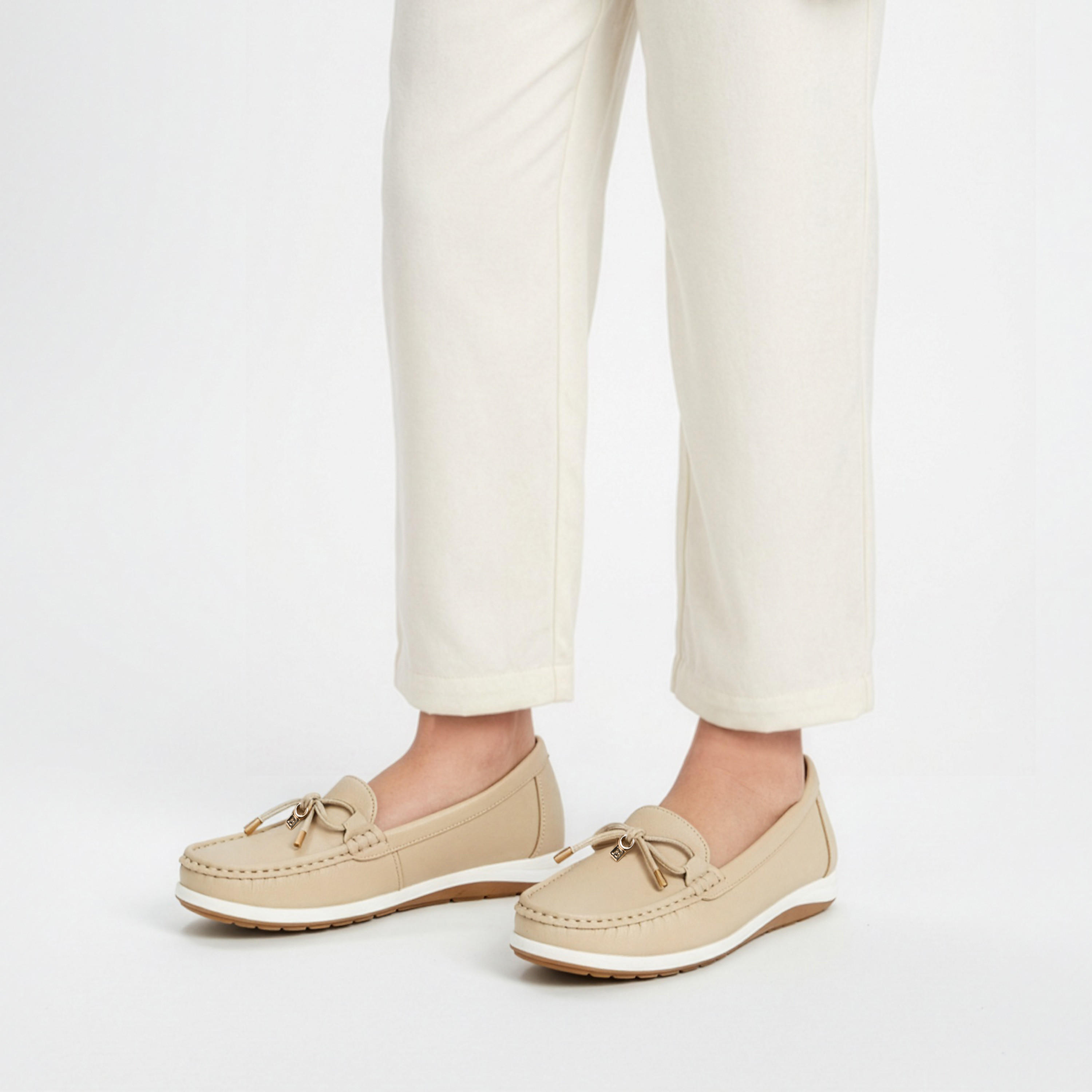 حذاء موكاسين سهل الارتداء للنساء من فلورا بيلا-women-shoes-flats-moccasins-image-2