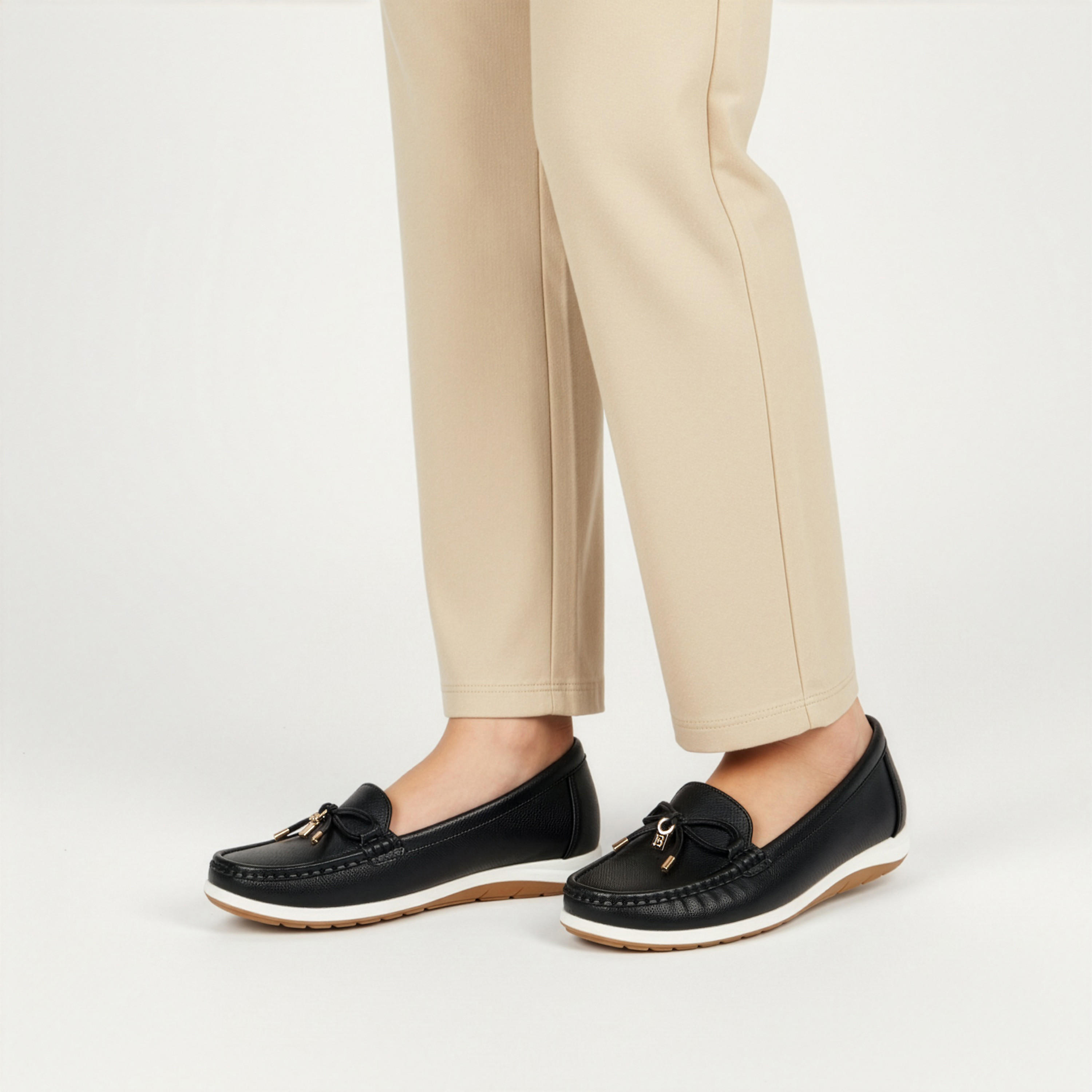 حذاء موكاسين سهل الارتداء للنساء من فلورا بيلا-women-shoes-flats-moccasins-image-2
