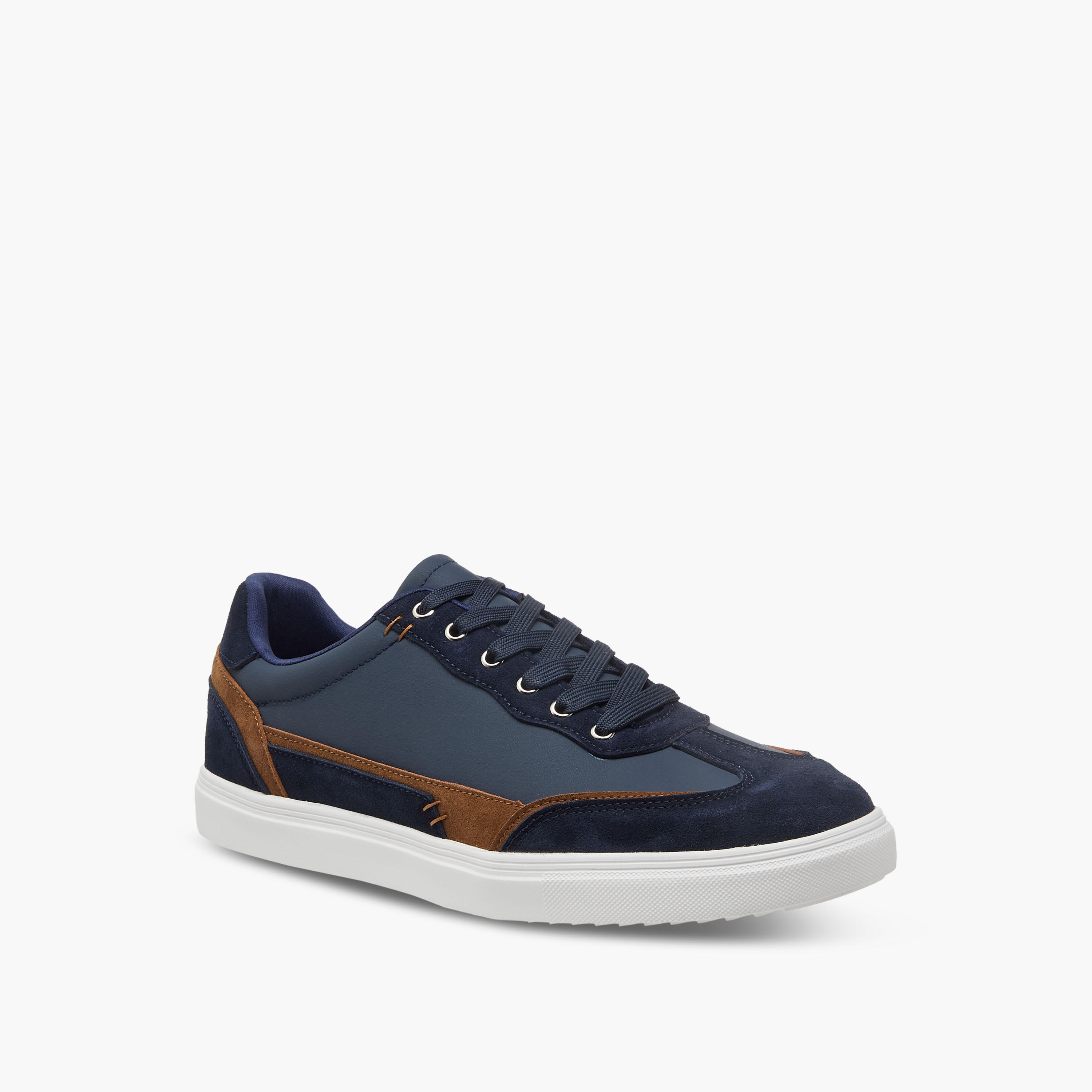 حذاء سنيكرز متعدد التصاميم برباط إغلاق للرجال من إل بي إل من شو إكسبريس-men-shoes-sneakers-image-2