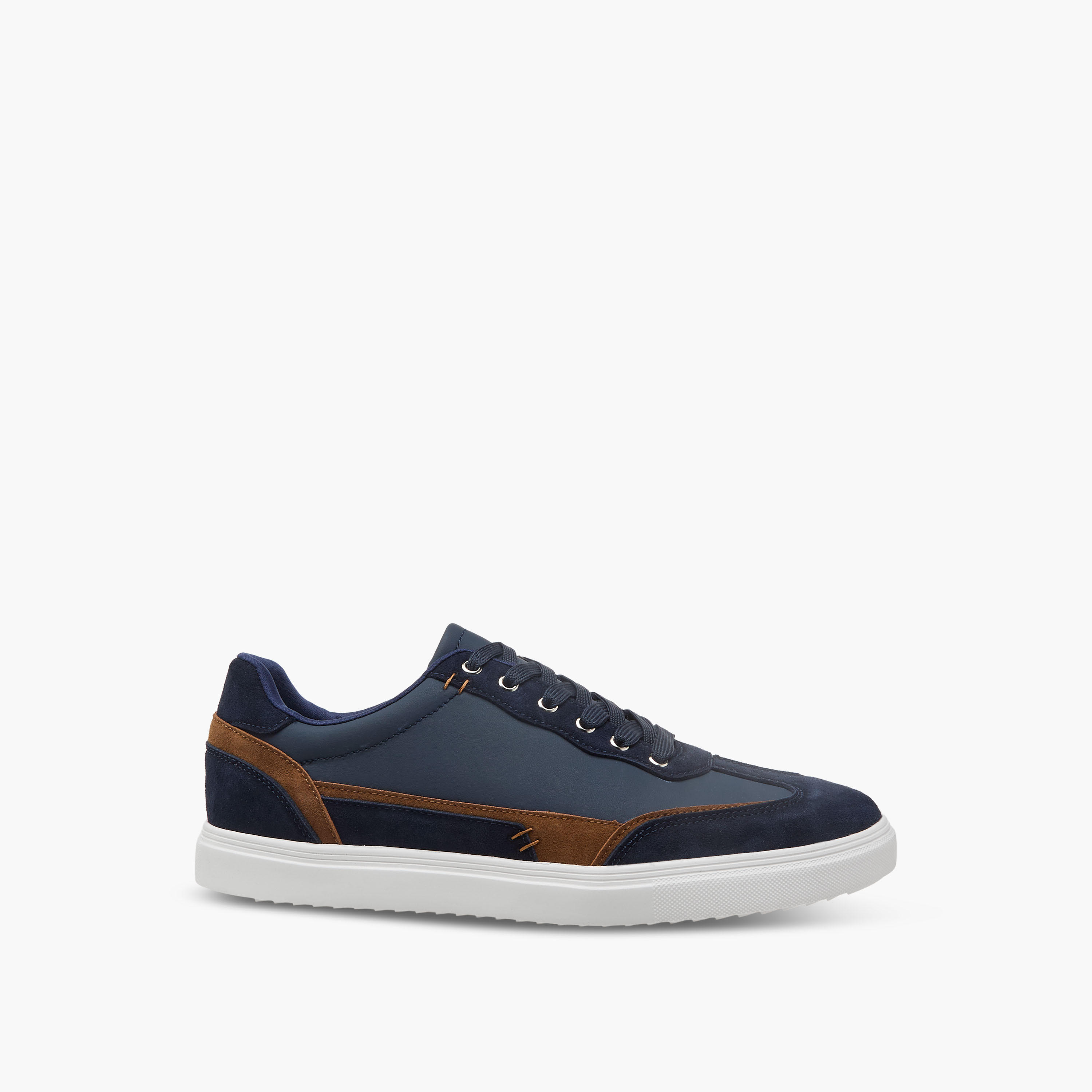حذاء سنيكرز متعدد التصاميم برباط إغلاق للرجال من إل بي إل من شو إكسبريس-men-shoes-sneakers-image-3