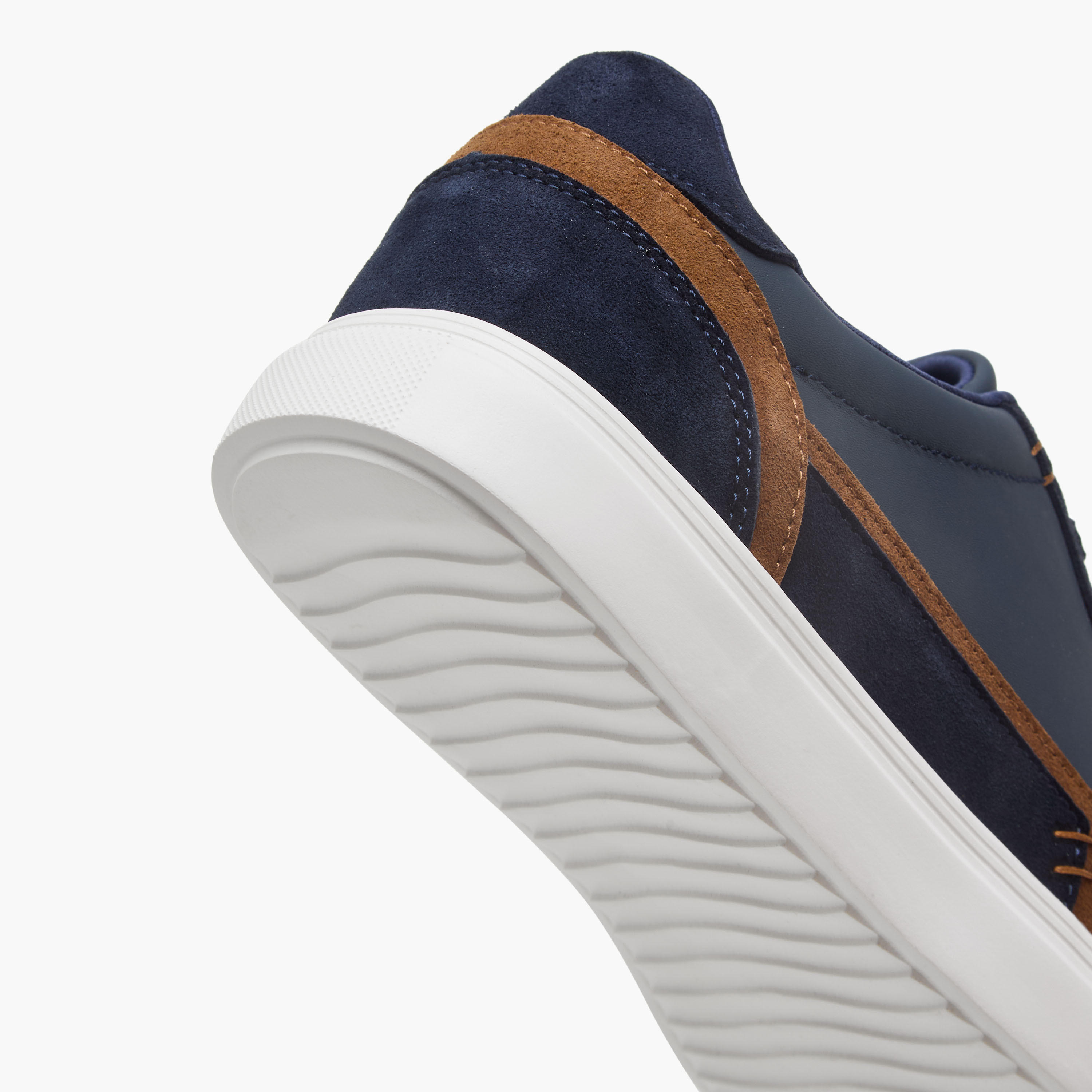 حذاء سنيكرز متعدد التصاميم برباط إغلاق للرجال من إل بي إل من شو إكسبريس-men-shoes-sneakers-image-5