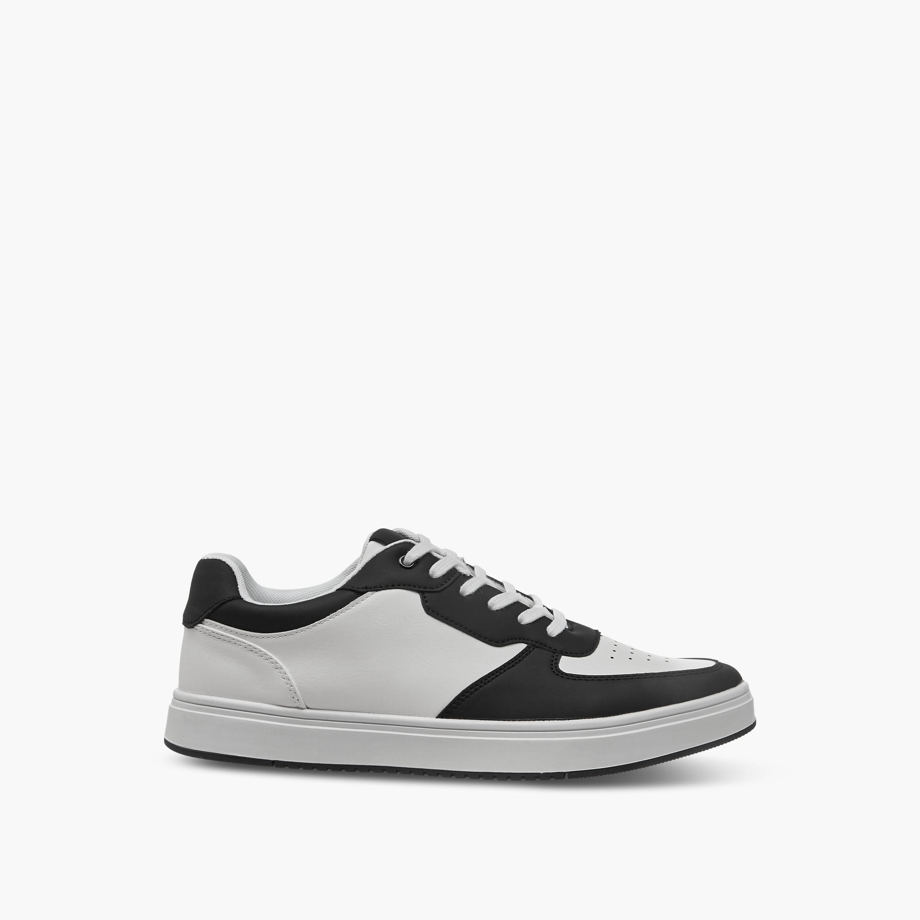 حذاء سنيكرز مثقب برباط إغلاق للرجال من إل بي إل من شو إكسبريس-men-shoes-sneakers-image-4
