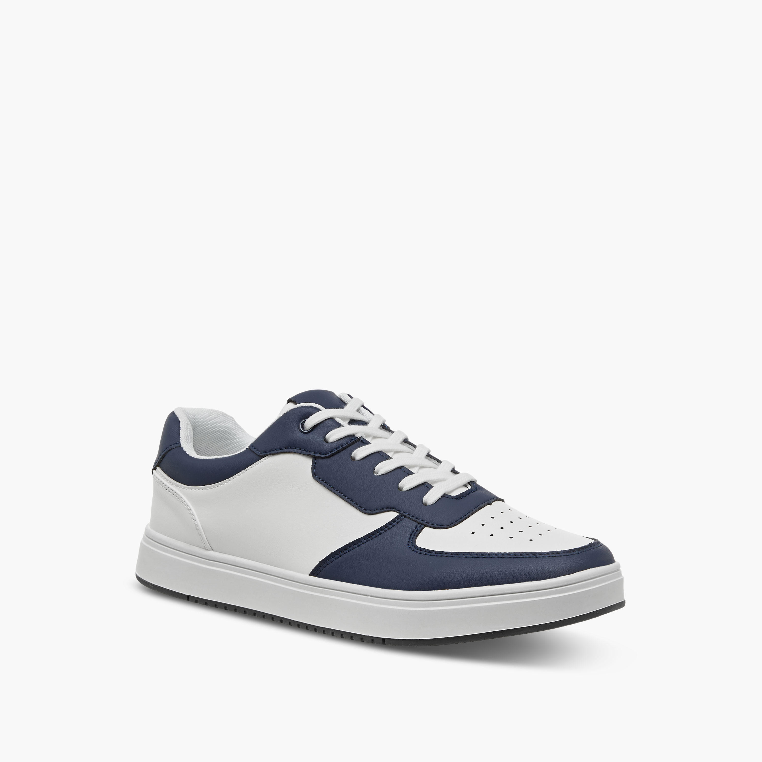 حذاء سنيكرز مثقب برباط إغلاق للرجال من إل بي إل من شو إكسبريس-men-shoes-sneakers-image-2