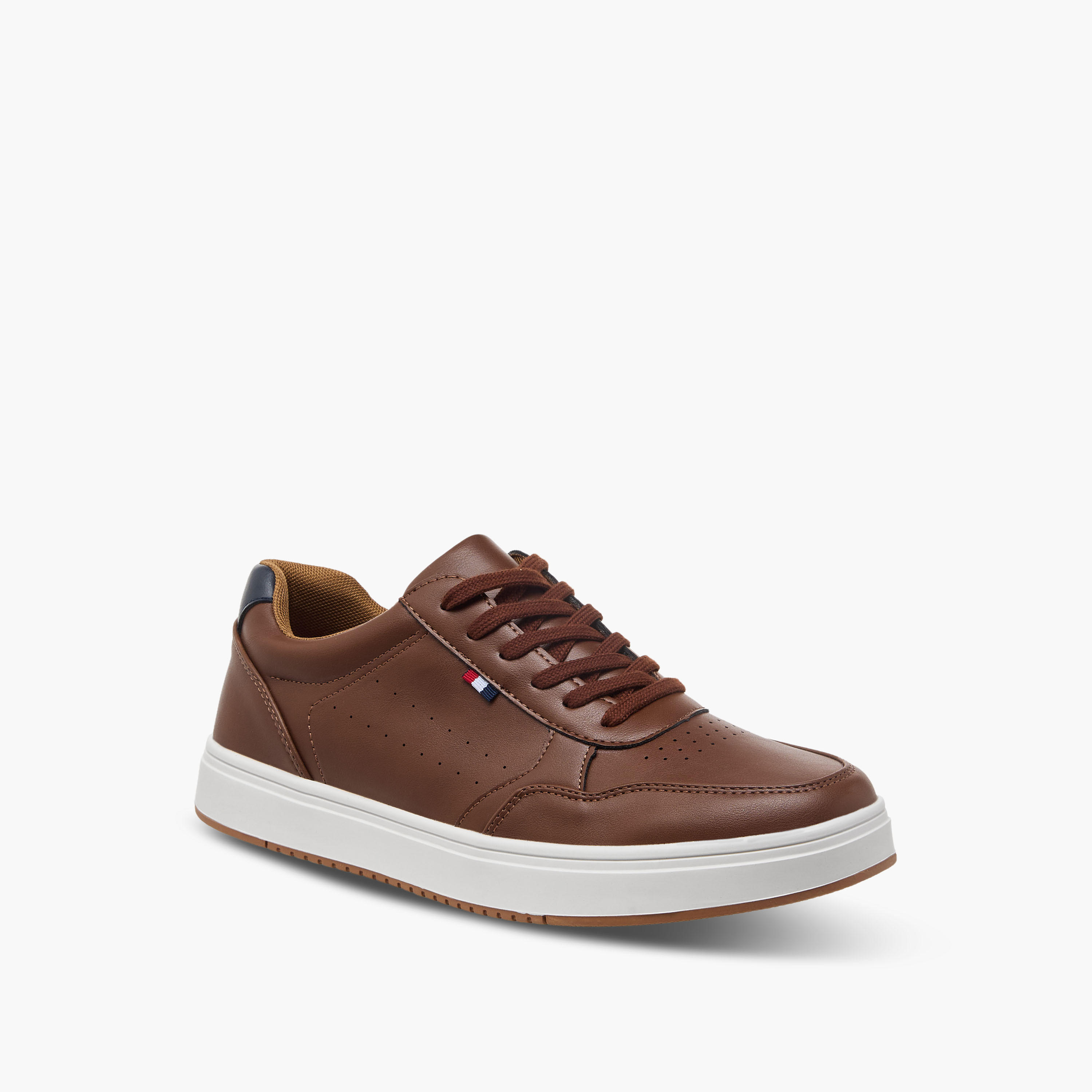 حذاء سنيكرز بألواح ورباط إغلاق من إل بي إل من شو إكسبريس-men-shoes-sneakers-image-2