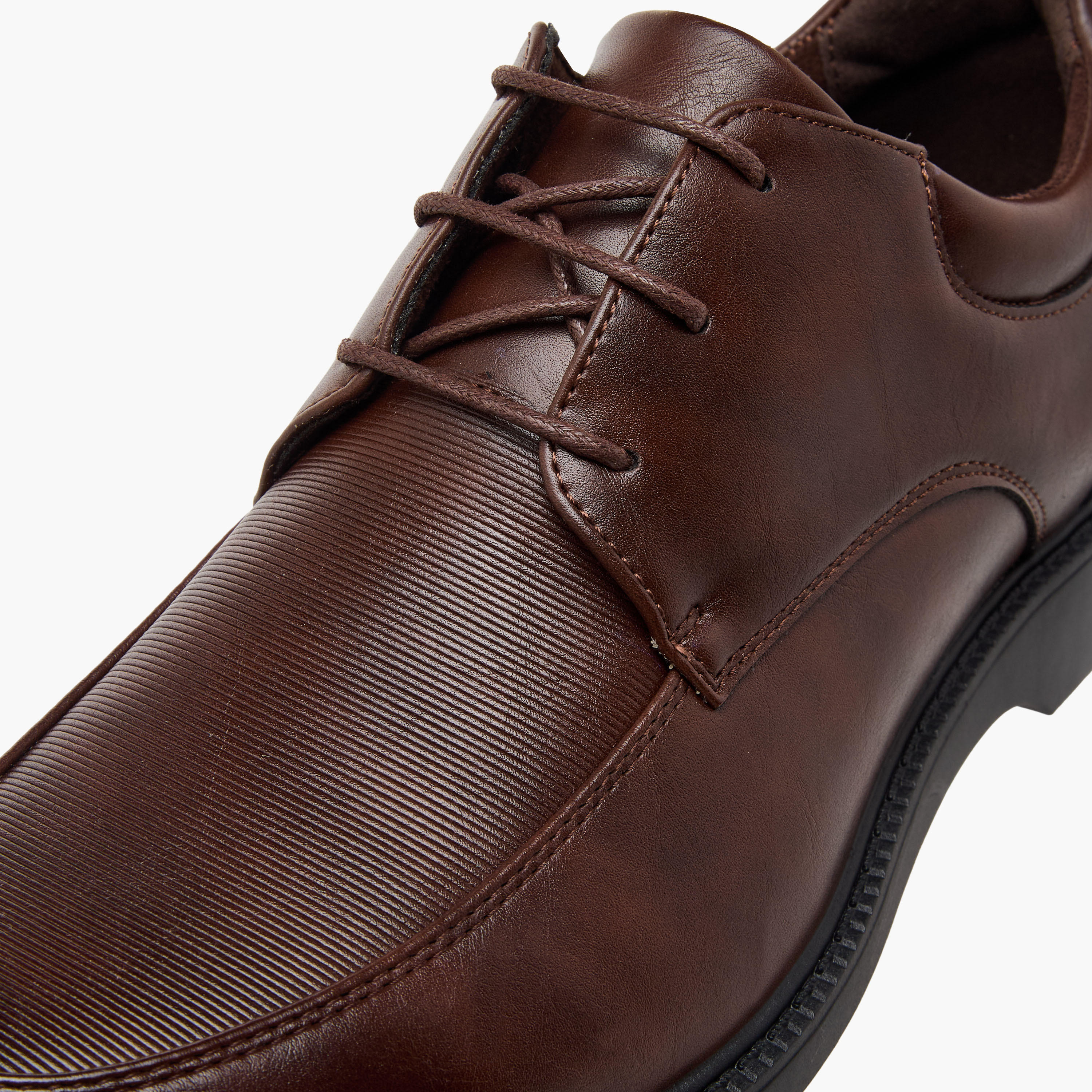 حذاء ديربي مضلع برباط إغلاق للرجال من إل بي إل من شو إكسبريس-men-shoes-formalshoes-image-4