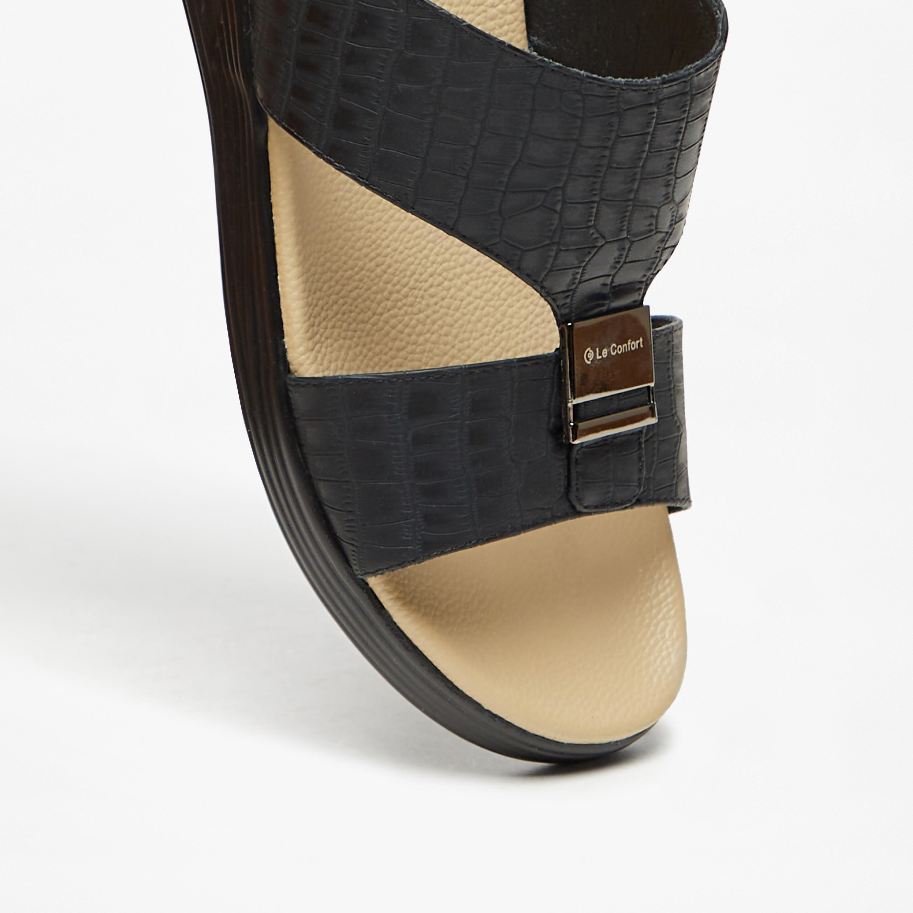 صندل بارز الملمس وسهل الارتداء من لو كونفورت-men-shoes-sandals-image-4