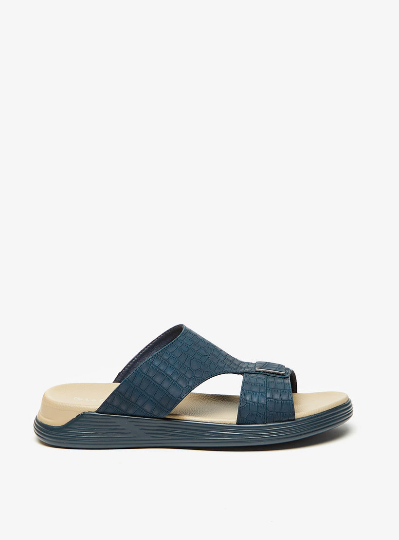 صندل بارز الملمس وسهل الارتداء من لو كونفورت-men-shoes-sandals-image-3