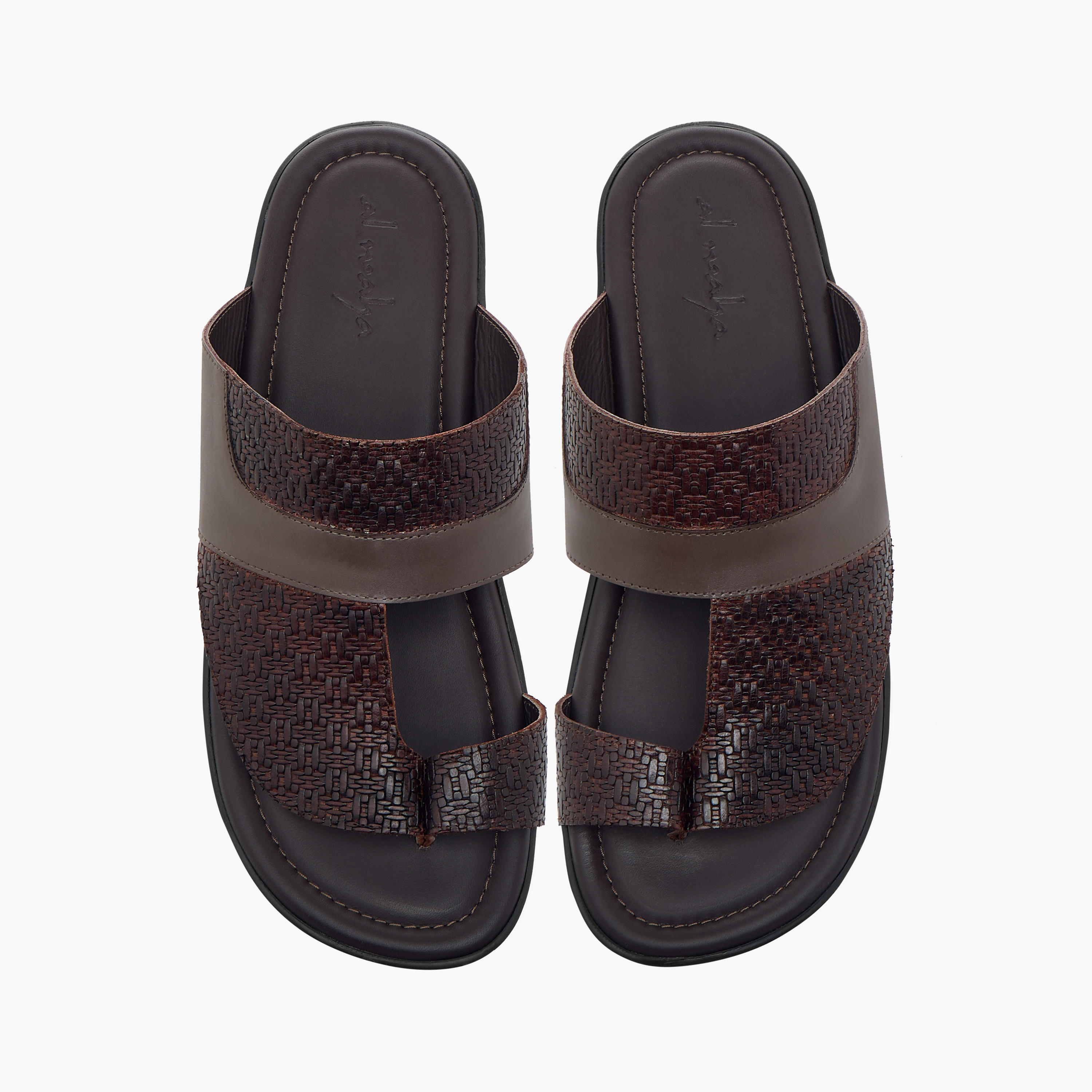 صندل عربي بارز الملمس سهل الارتداء بتفاصيل حلقة إصبع من الواحة-men-shoes-sandals-image-1