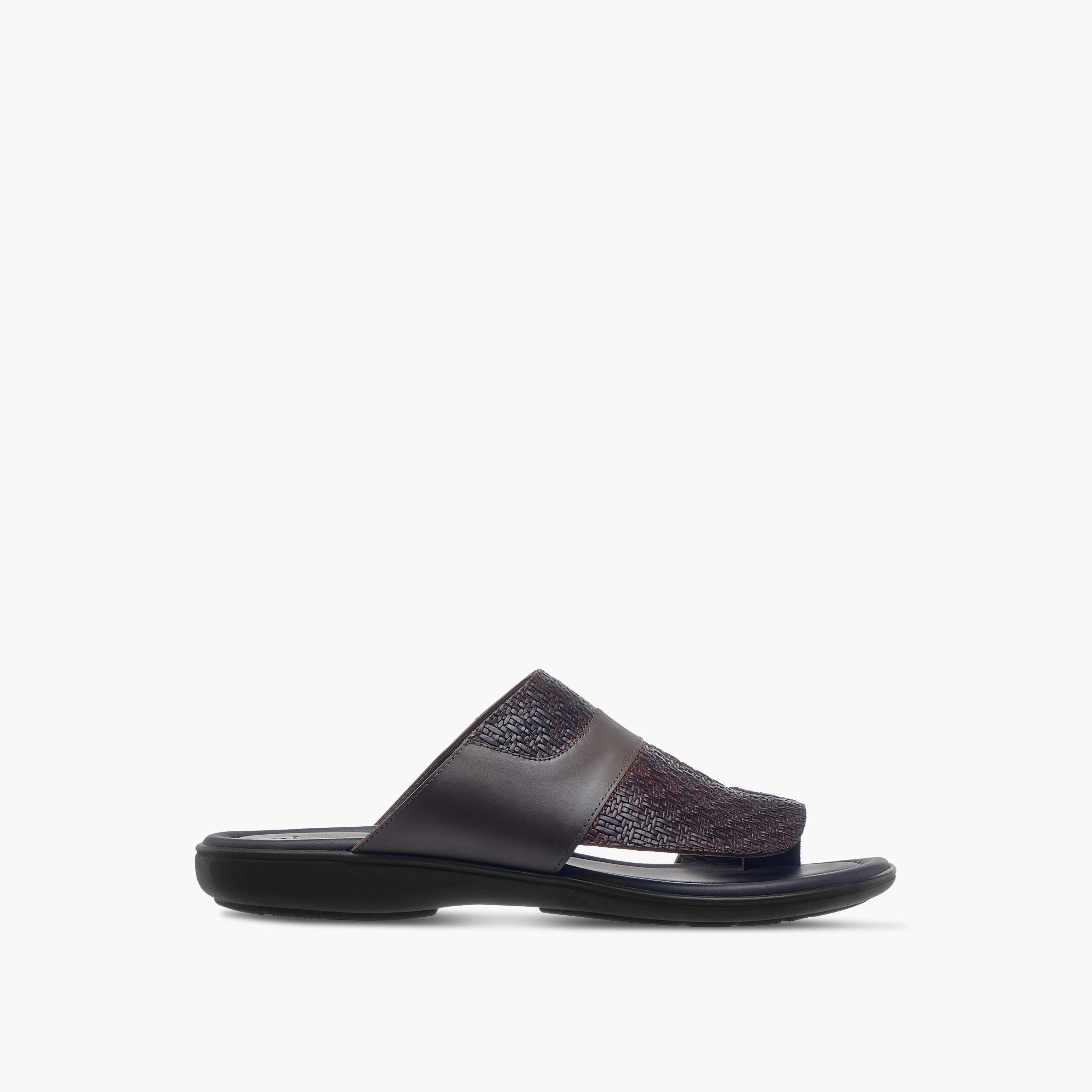 صندل عربي بارز الملمس سهل الارتداء بتفاصيل حلقة إصبع من الواحة-men-shoes-sandals-image-2
