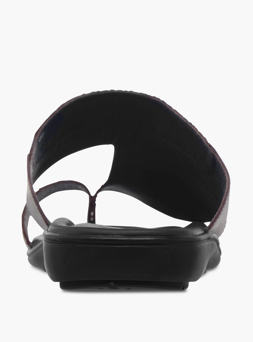 صندل عربي بارز الملمس سهل الارتداء بتفاصيل حلقة إصبع من الواحة-men-shoes-sandals-image-4
