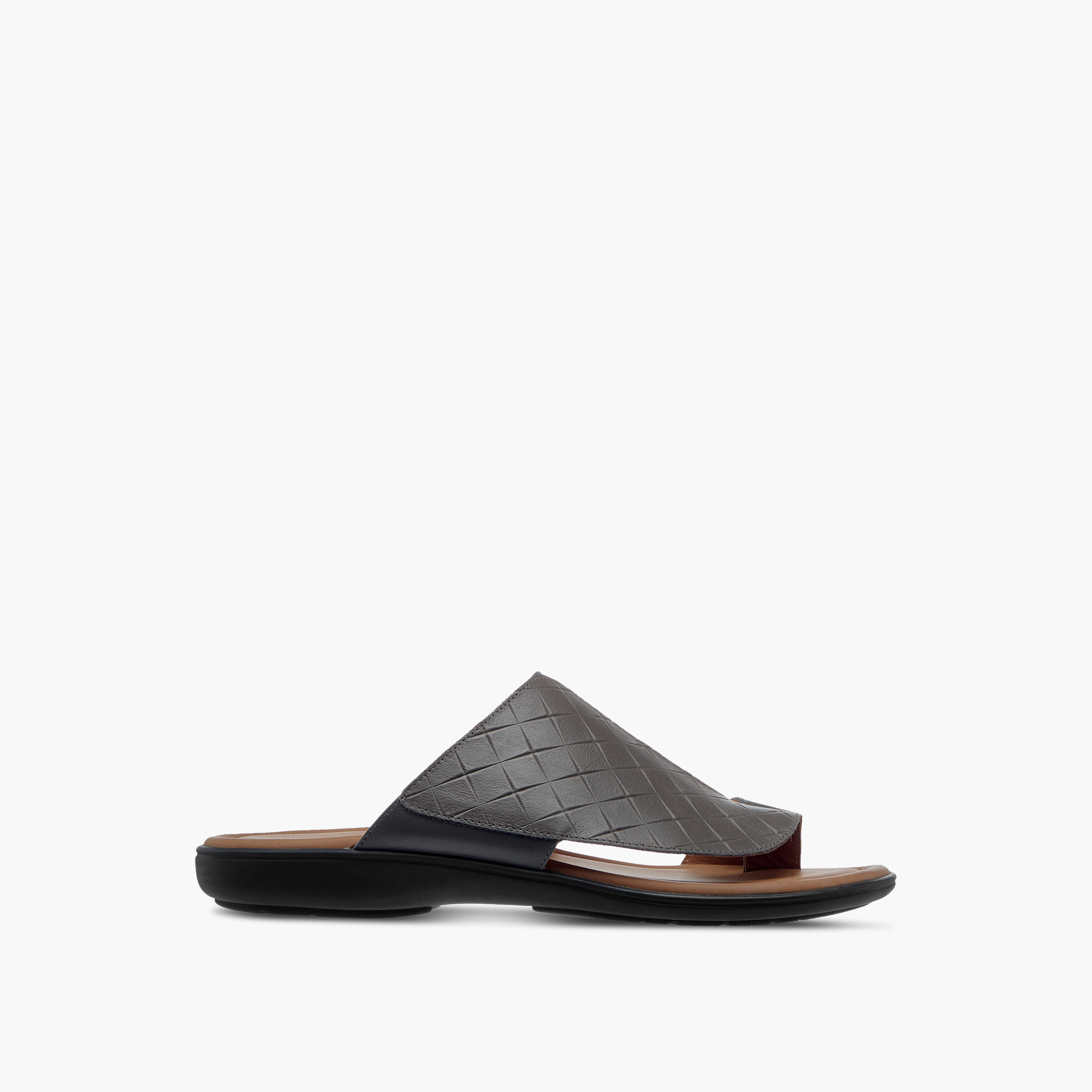 صندل عربي سهل الارتداء بارز الملمس بتفاصيل حلقة إصبع من الواحة-men-shoes-sandals-image-2