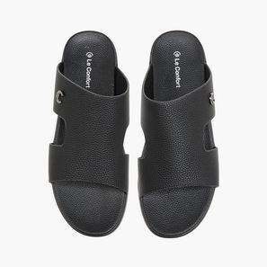 صندل سهل الارتداء بتفاصيل مفرغة من لو كونفورت-men-shoes-image-1