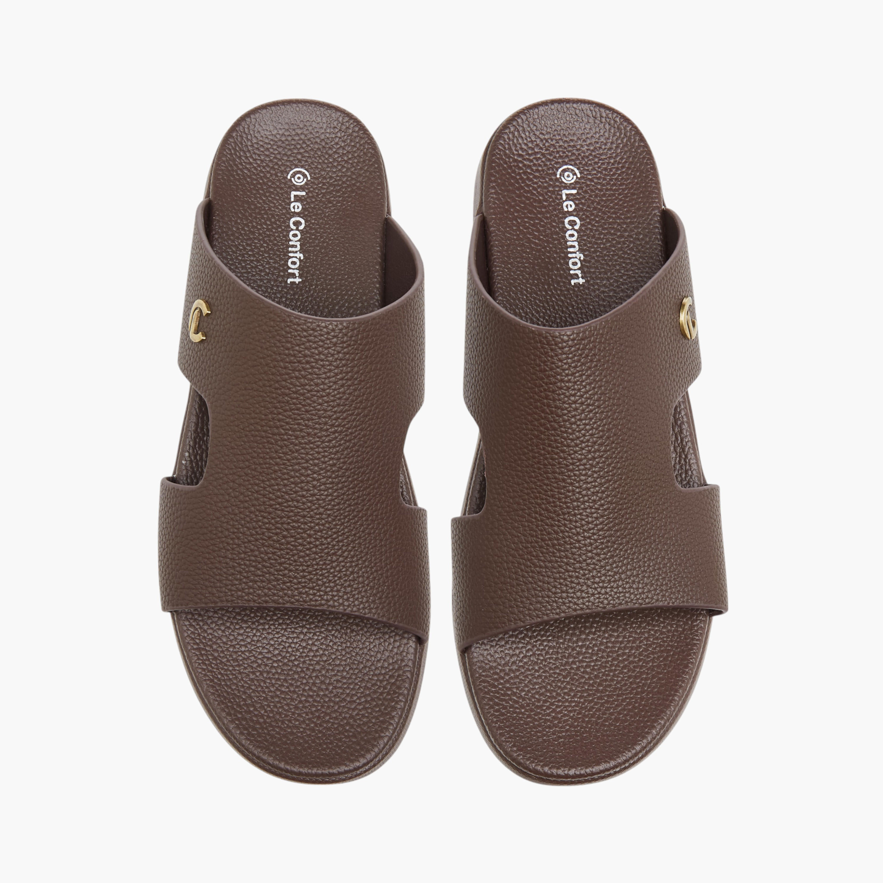 صندل سهل الارتداء بتفاصيل مفرغة من لو كونفورت-men-shoes-sandals-image-1