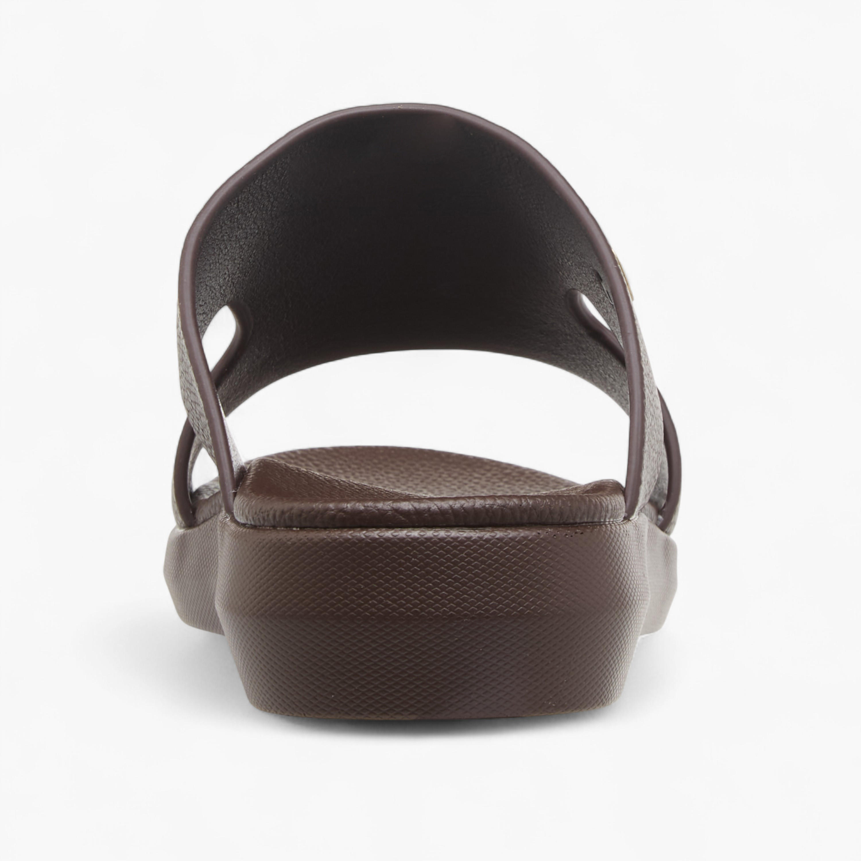صندل سهل الارتداء بتفاصيل مفرغة من لو كونفورت-men-shoes-sandals-image-5